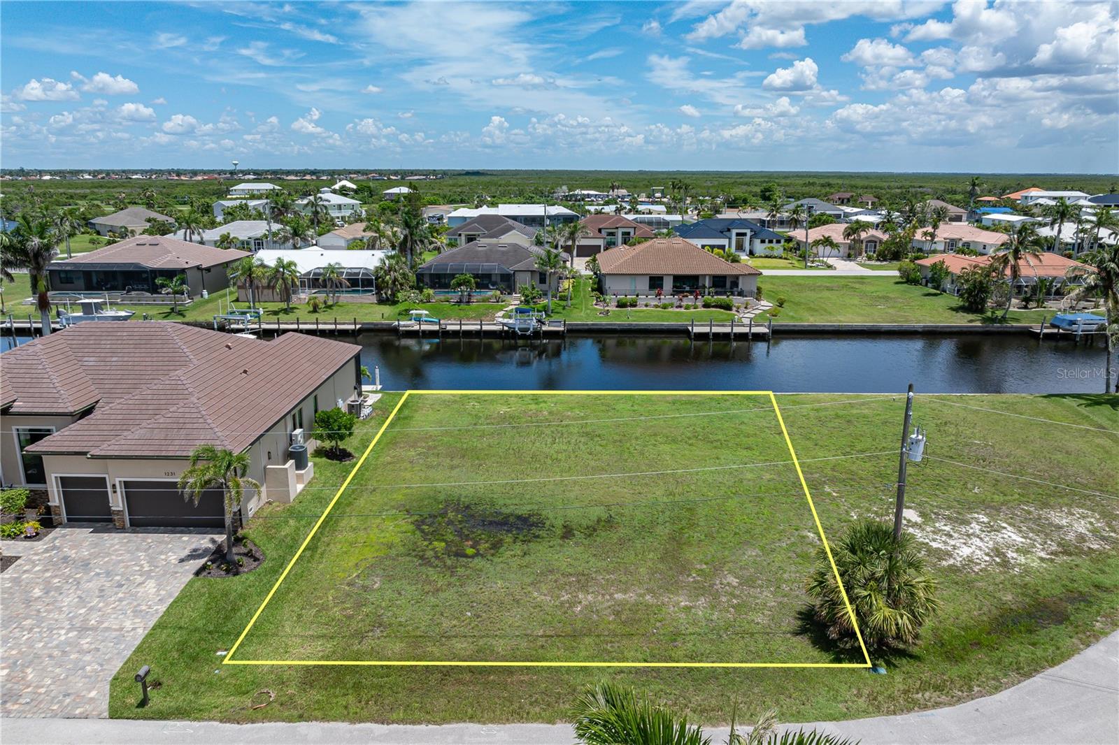 1237 WHIPPOORWILL CT