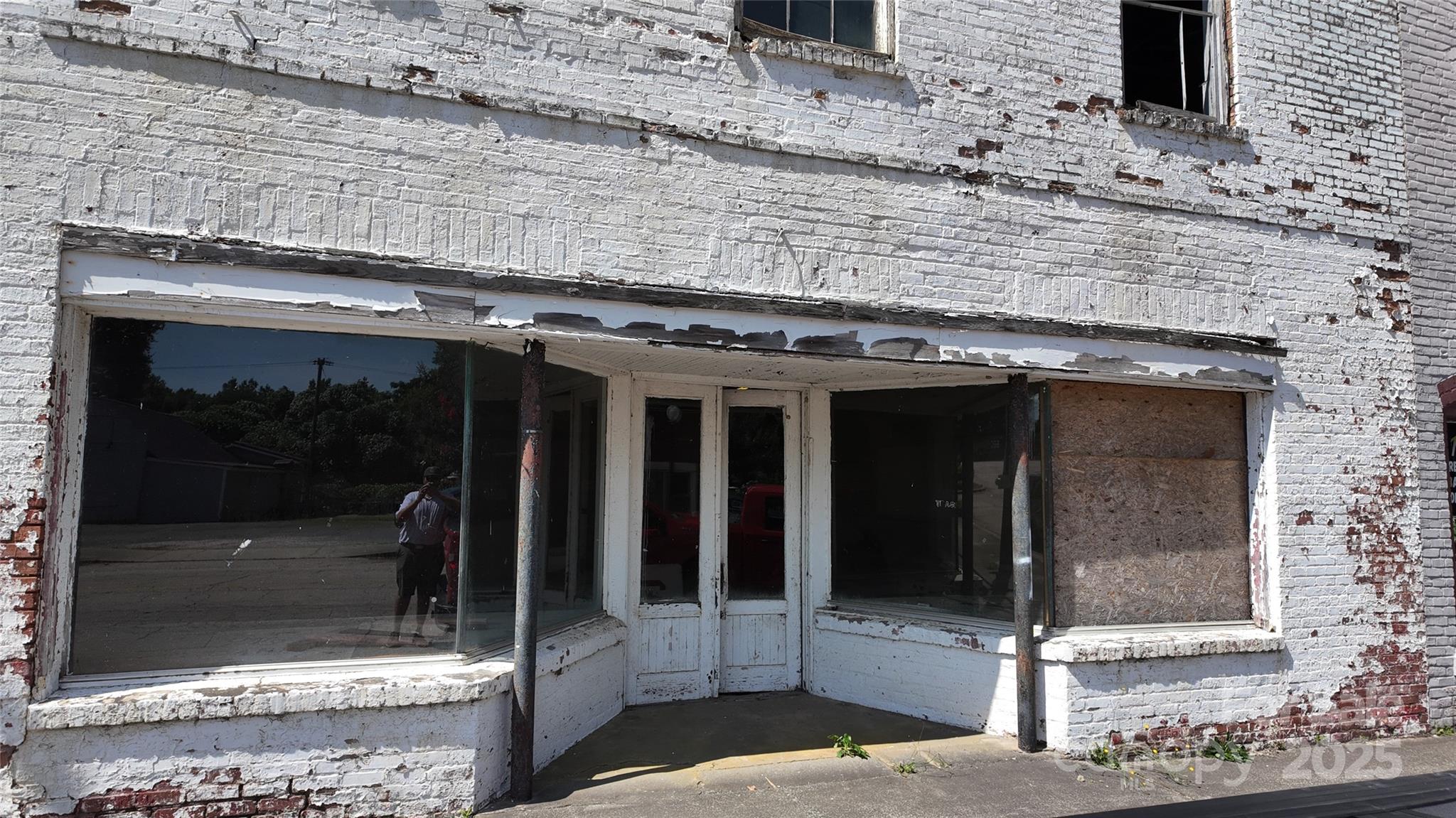 Retail at 314 Dearborn Street, Great Falls, photo 2 of 7