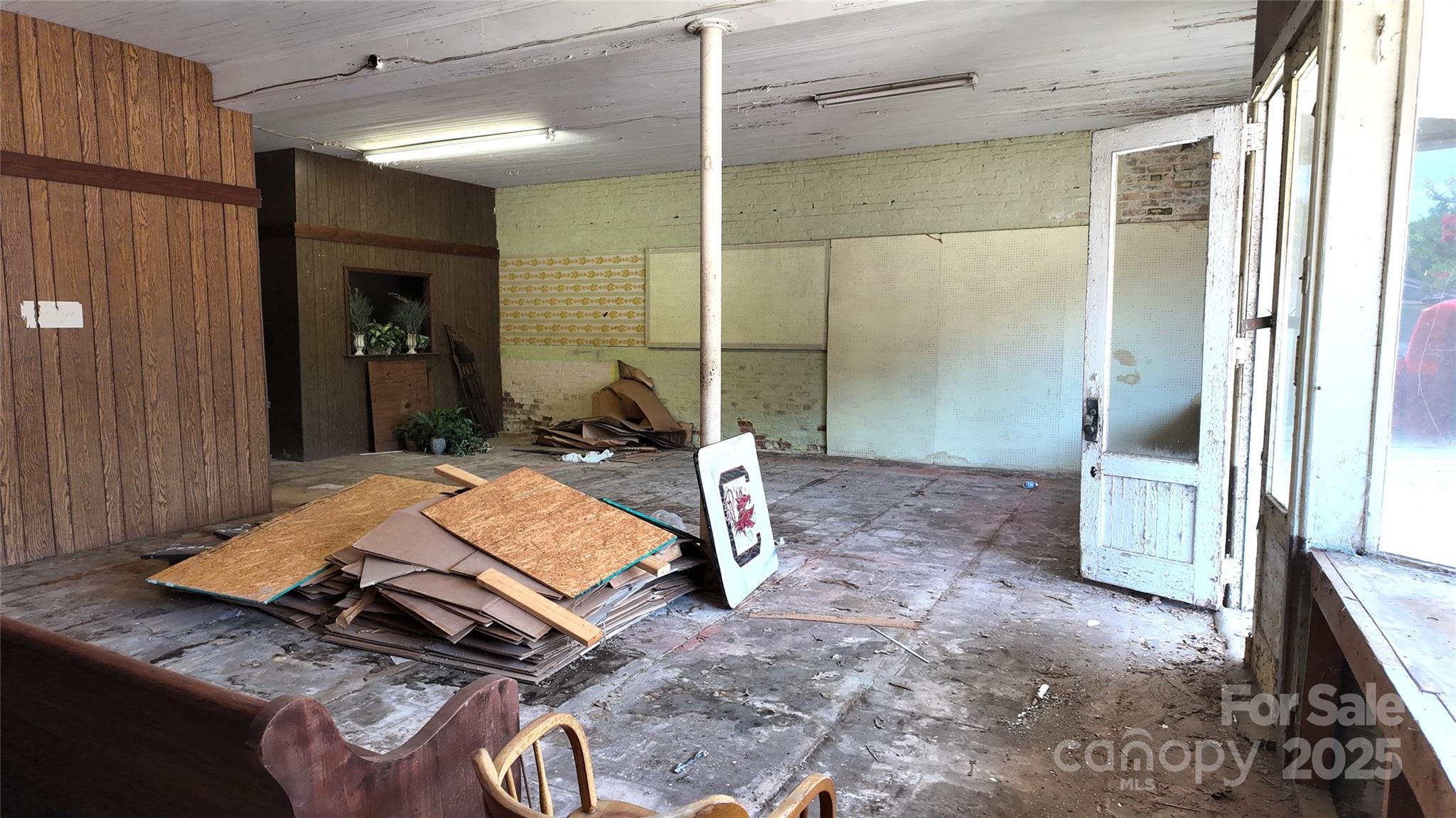 Retail at 314 Dearborn Street, Great Falls, photo 3 of 7