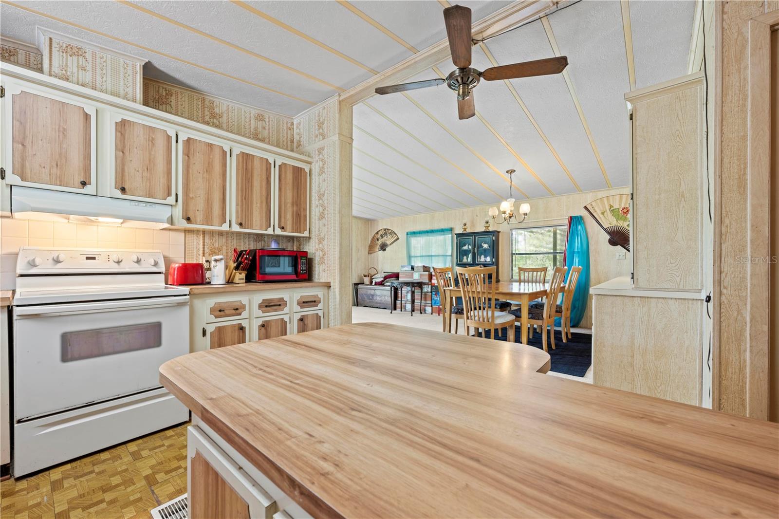 Manufactured Home at 7373 FALL ST, BROOKSVILLE, photo 2 of 26