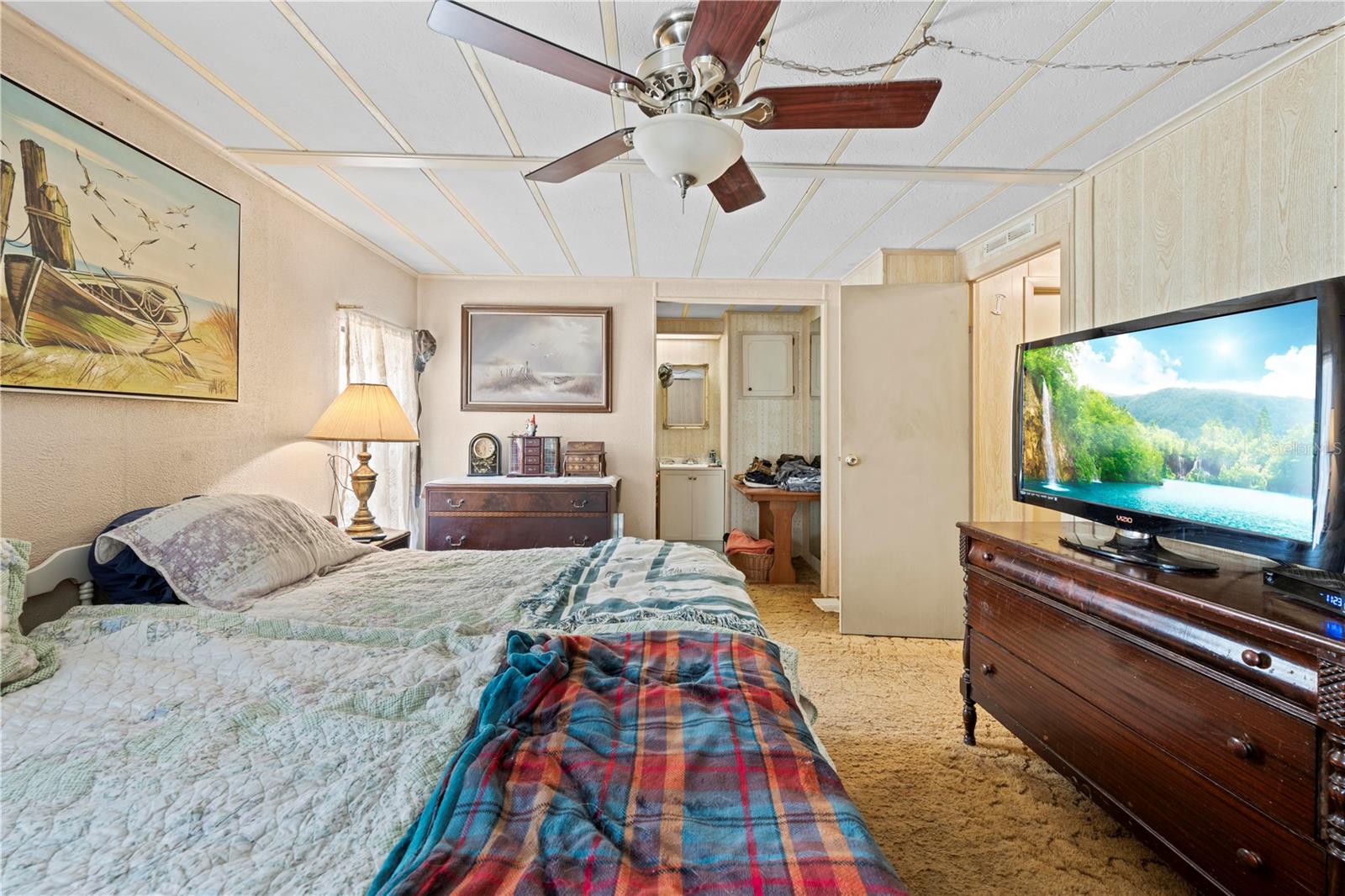 Manufactured Home at 7373 FALL ST, BROOKSVILLE, photo 12 of 26
