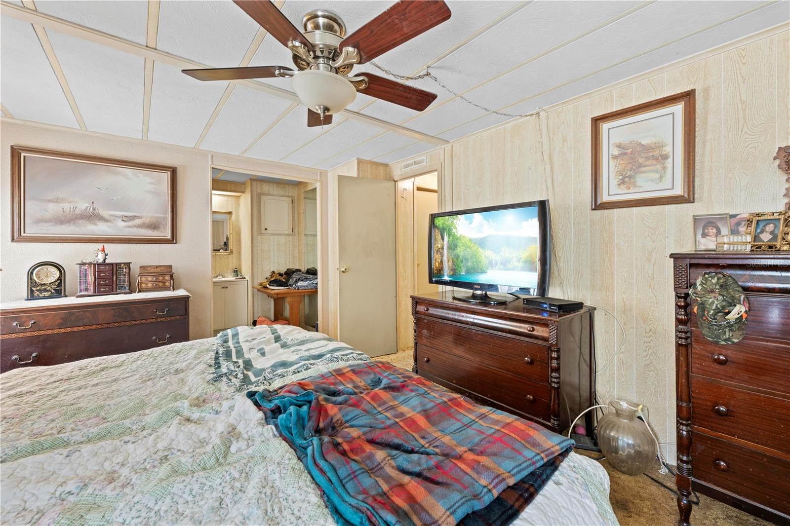 Manufactured Home at 7373 FALL ST, BROOKSVILLE, photo 13 of 26