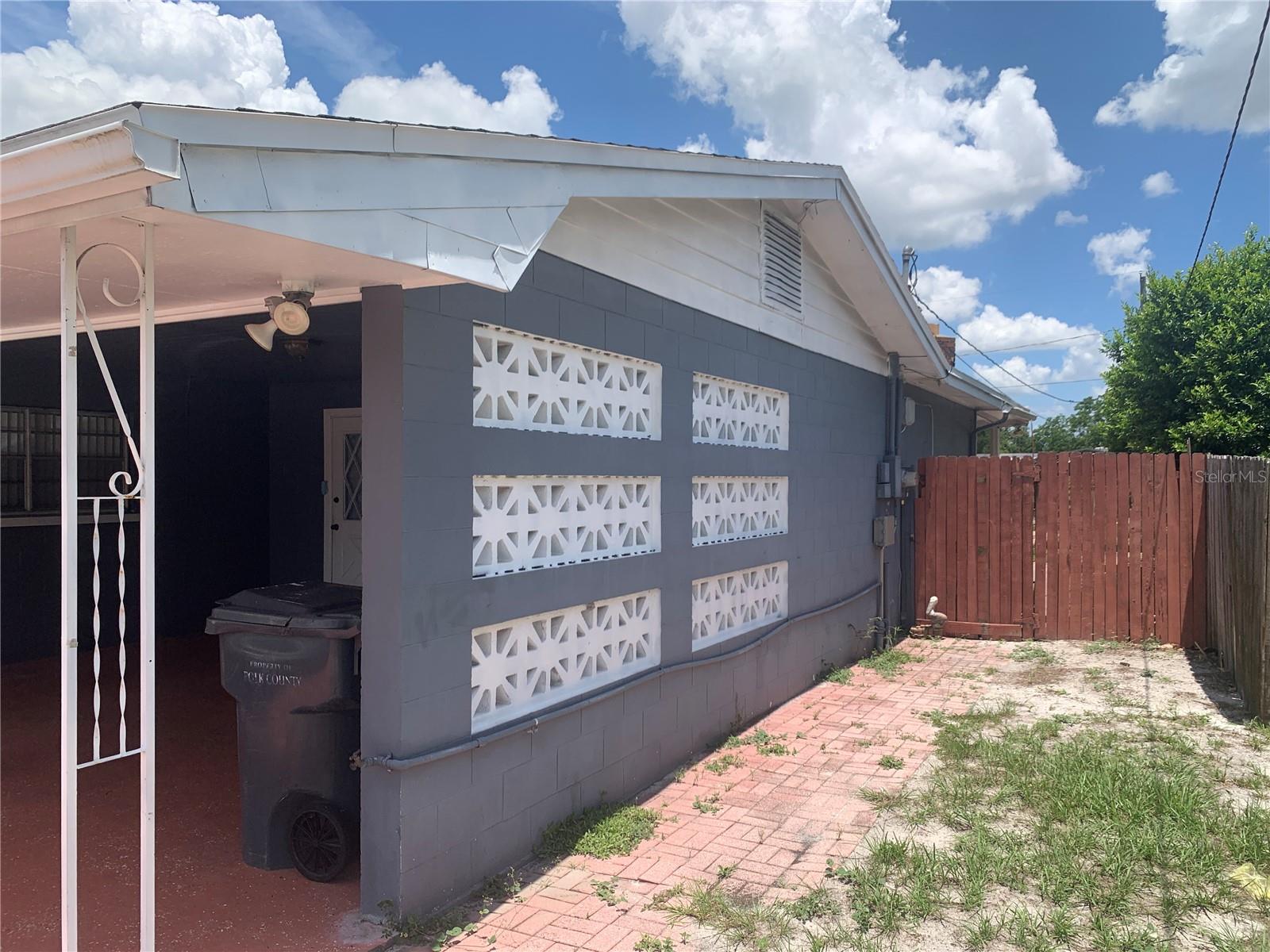 Single Family Residence at 119 ALLEN AVE, WINTER HAVEN, photo 6 of 9