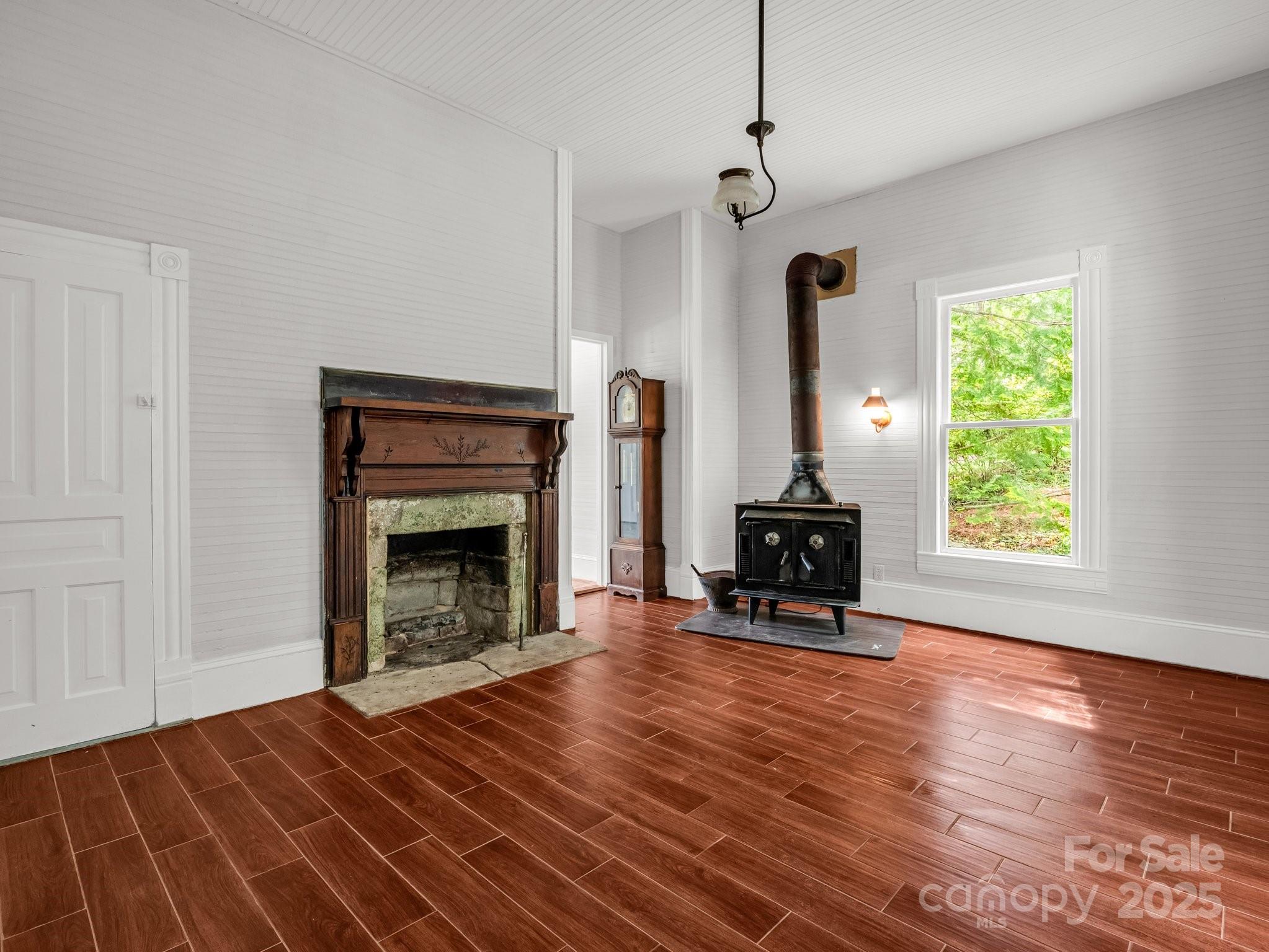Family/Parlor - 1111 Bills Creek Road, Lake Lure