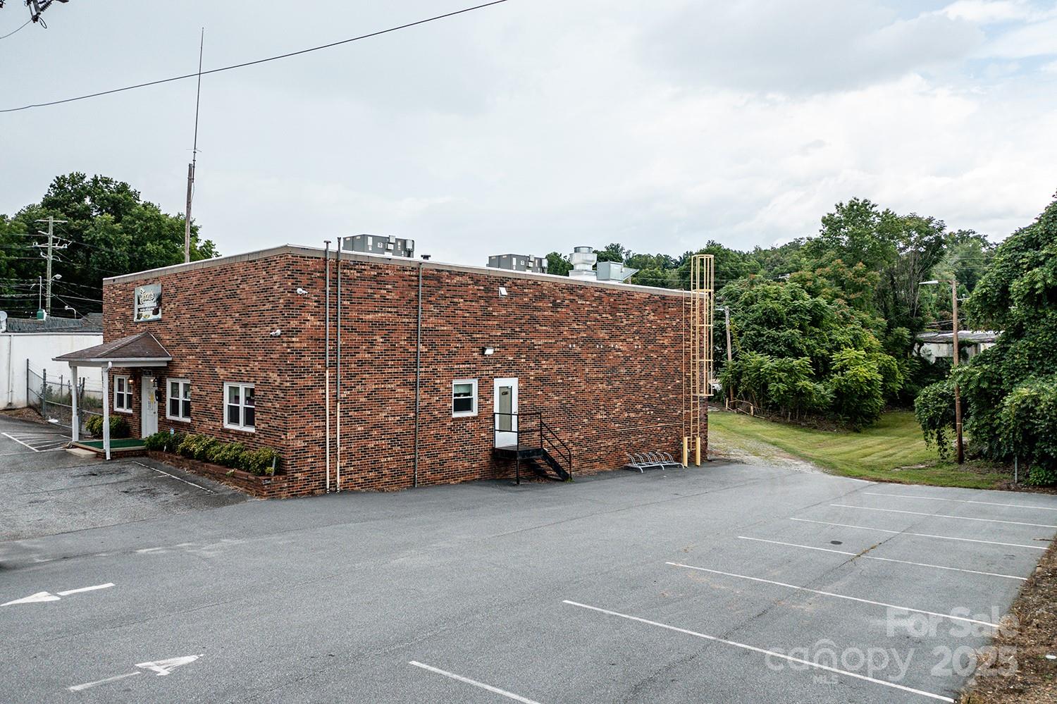 Food/Beverage at 107 Light Street, Lenoir, photo 9 of 35