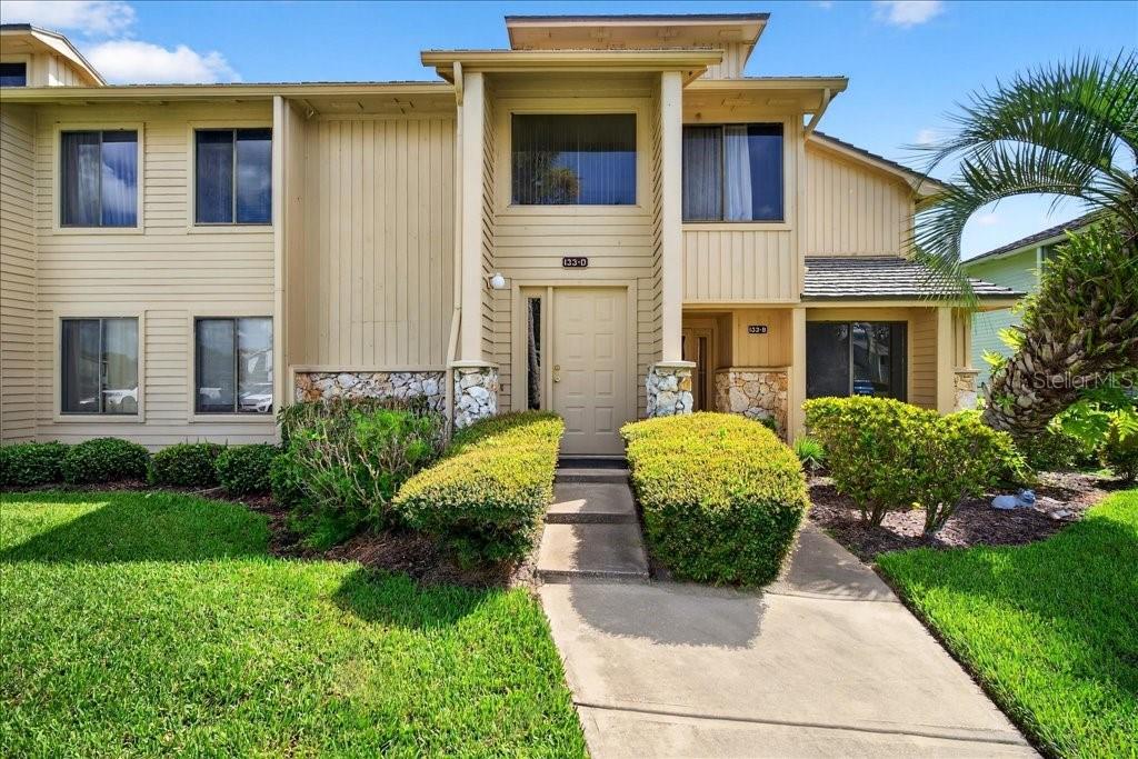133 BLUE HERON DR #D