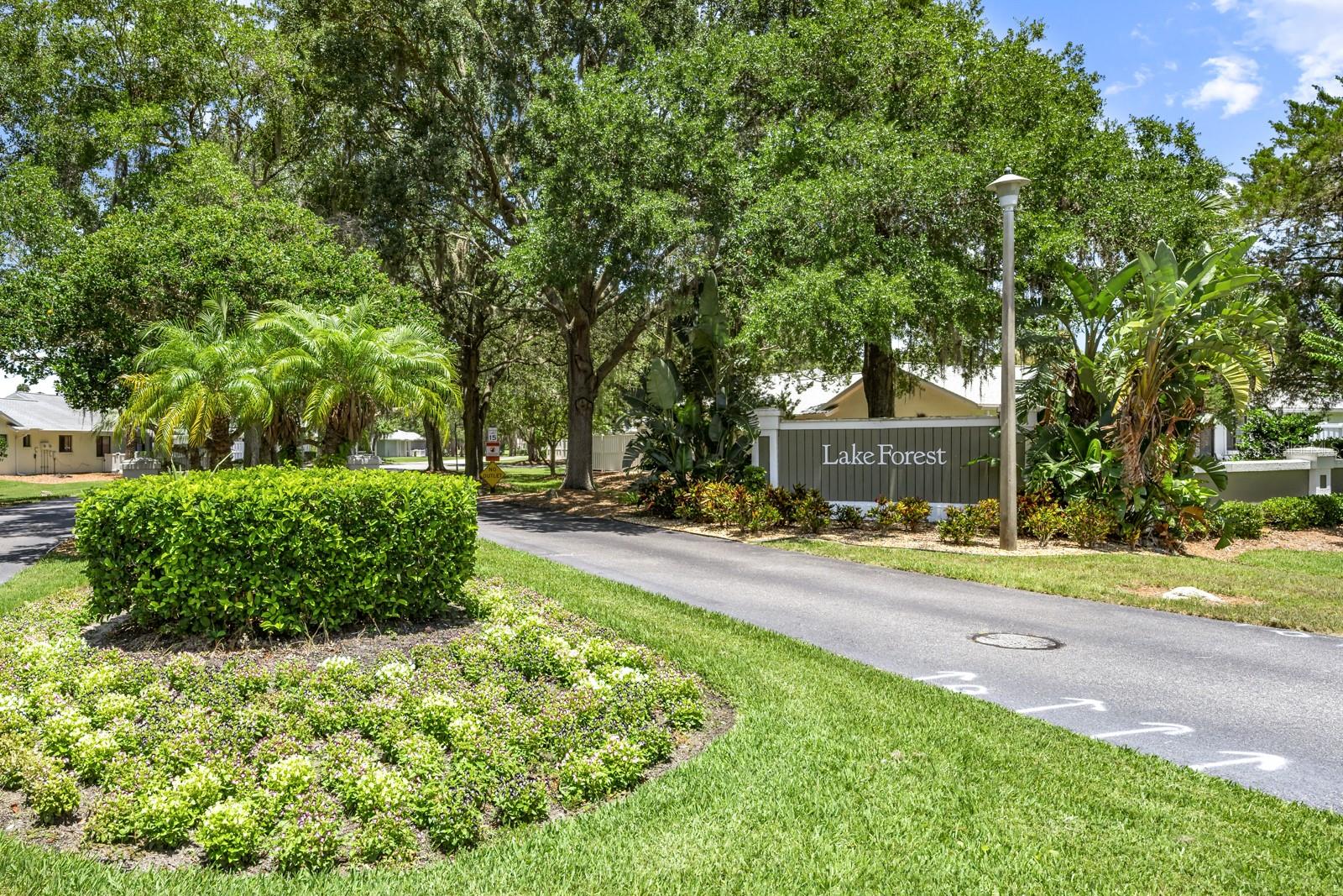 39 LAKE FOREST PL