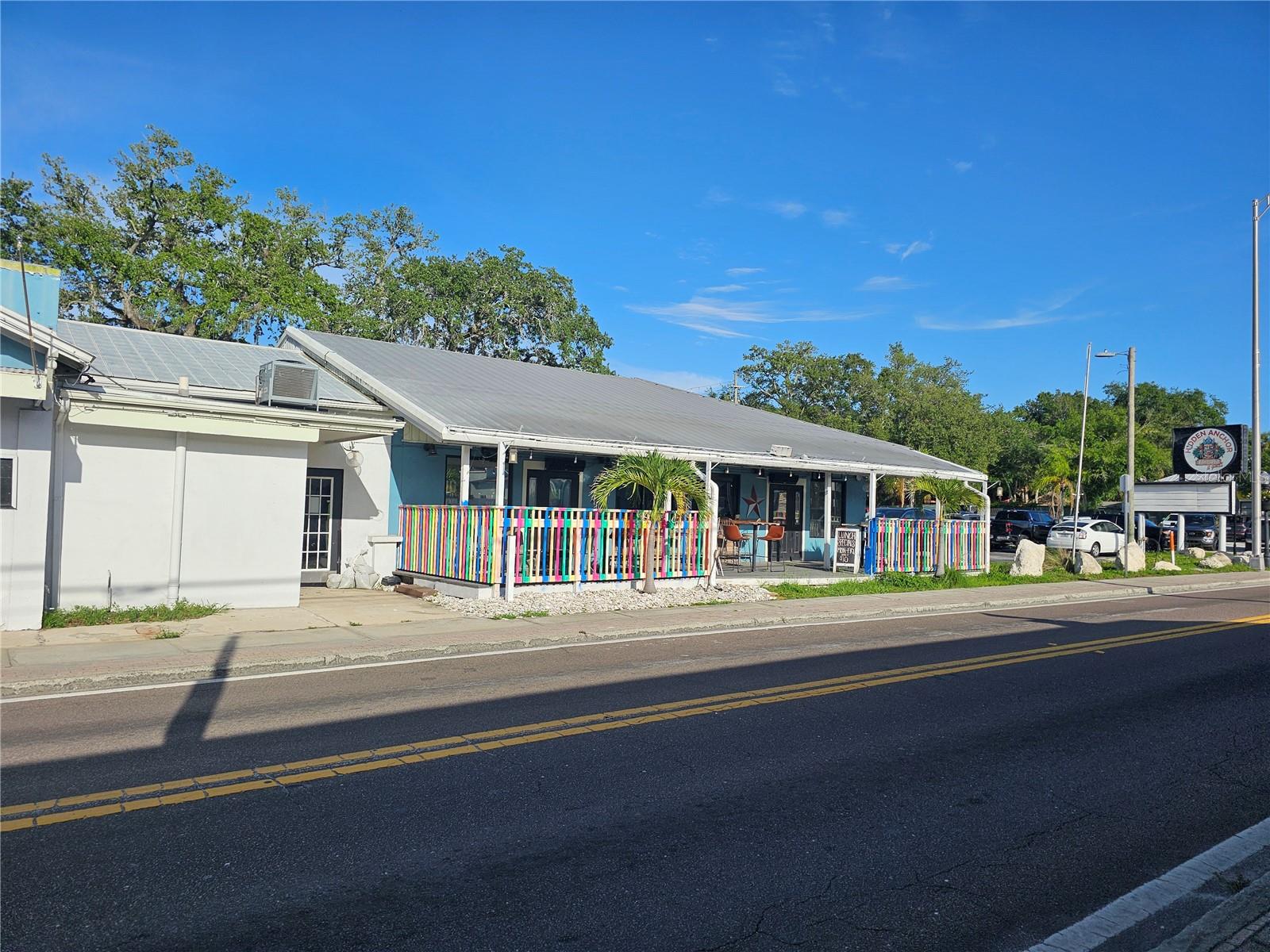 606 N PINELLAS AVE