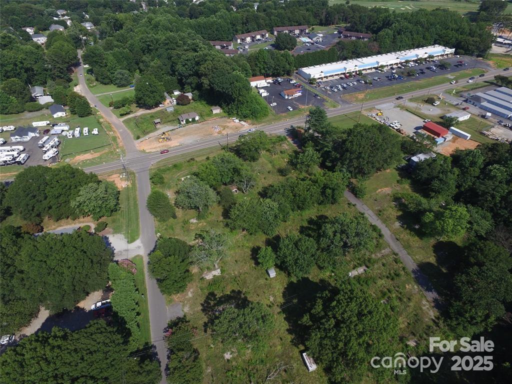 Front section Commercial) zoning CC - 110 Perrien Park Loop, Mooresville