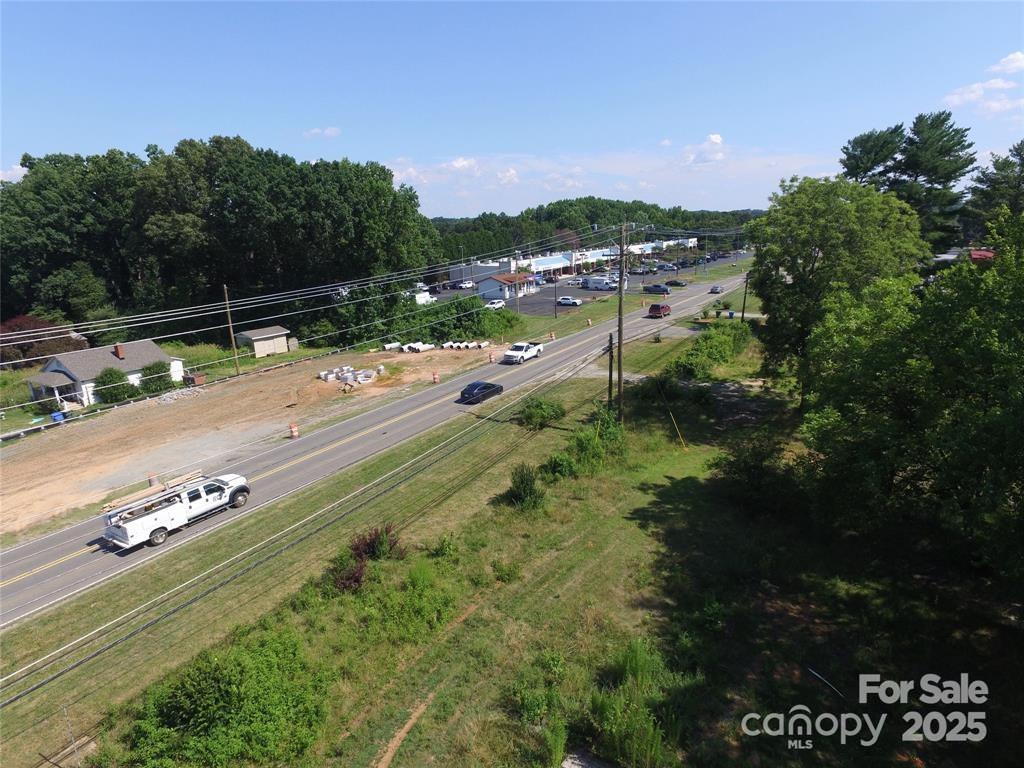 Commercial frontage facing 21 South - 110 Perrien Park Loop, Mooresville