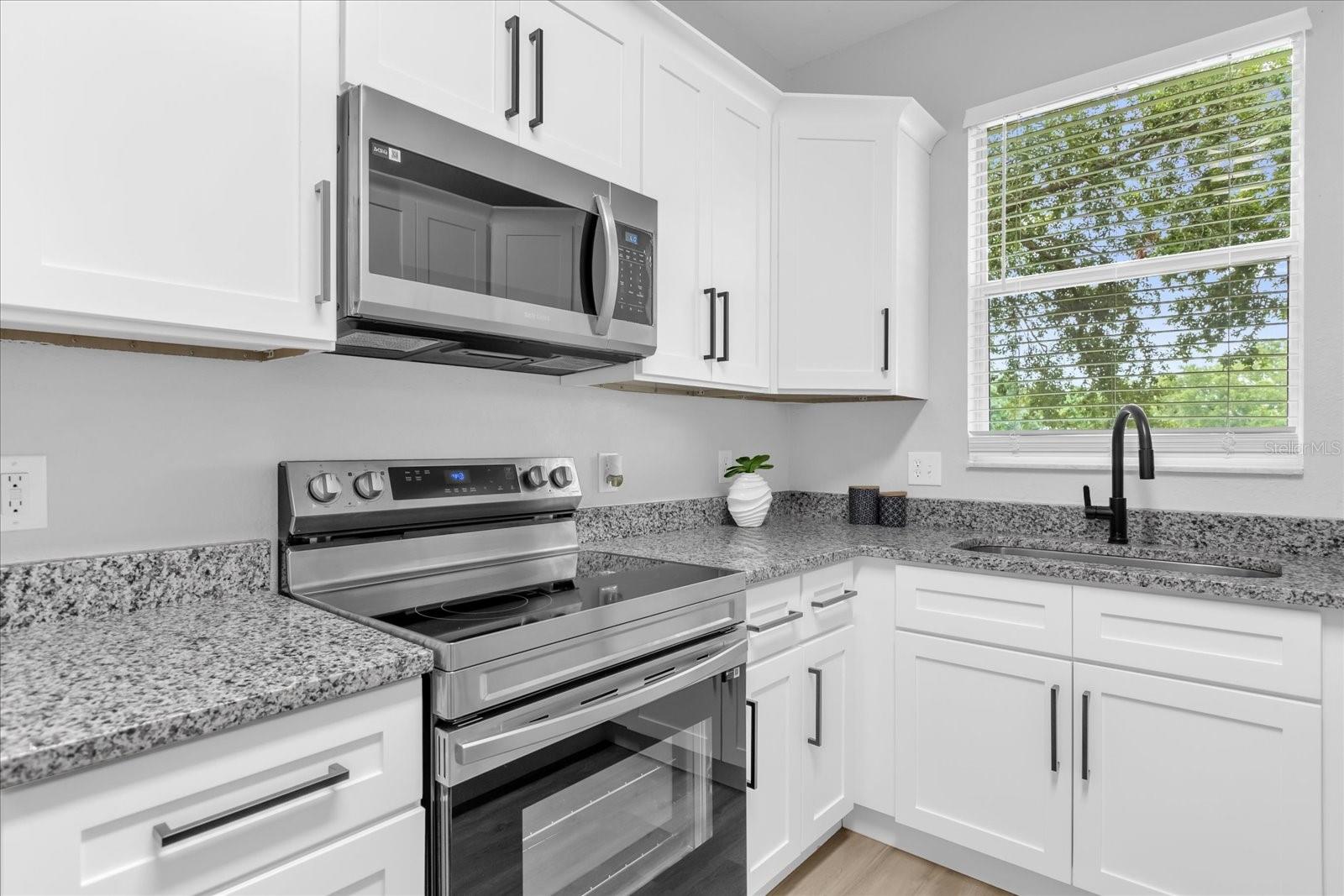 Condominium at 2020 CALABRIA AVE, DAVENPORT, photo 12 of 58