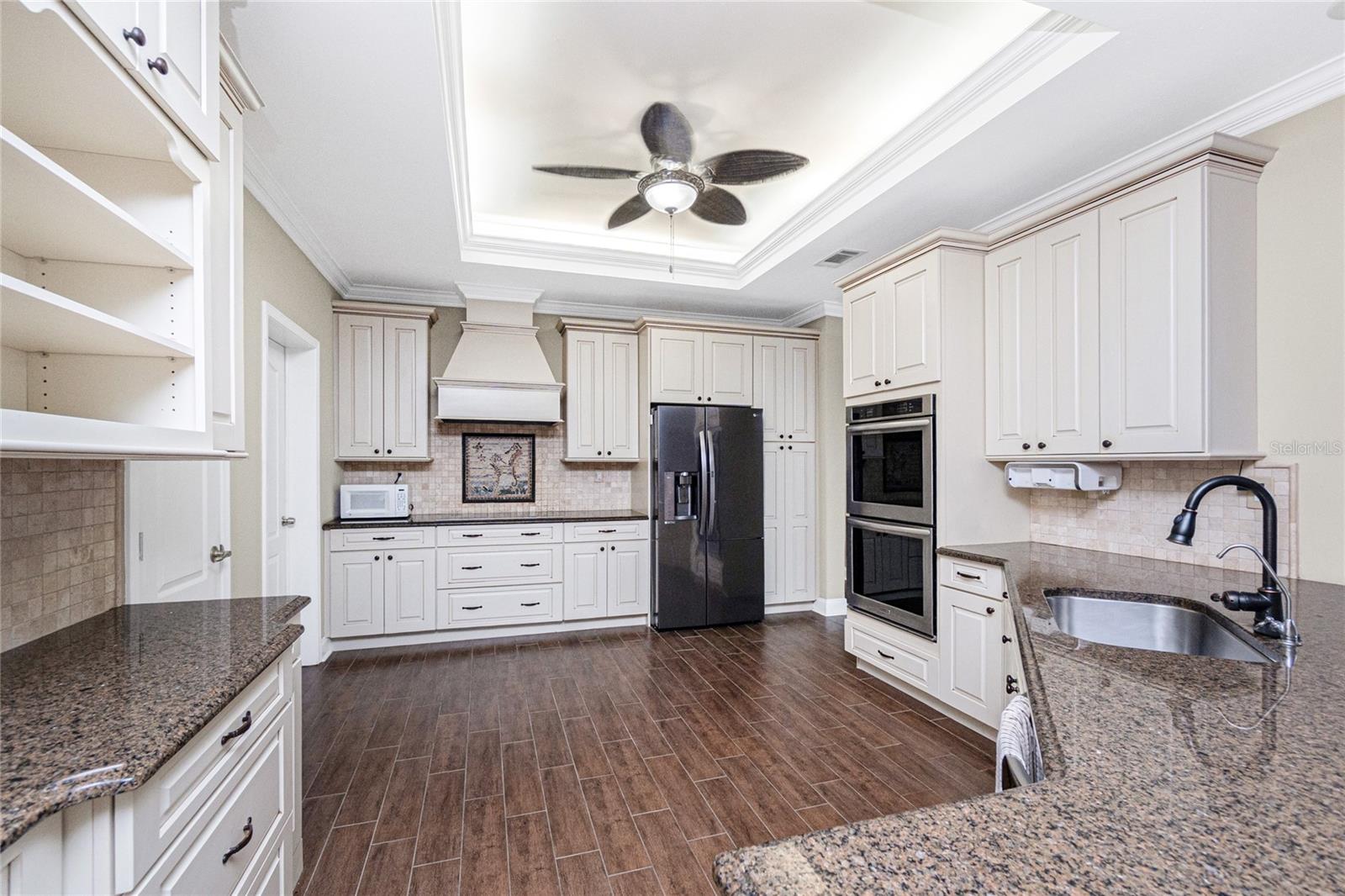 Single Family Residence at 9150 PINE COVE DR, ENGLEWOOD, photo 18 of 48