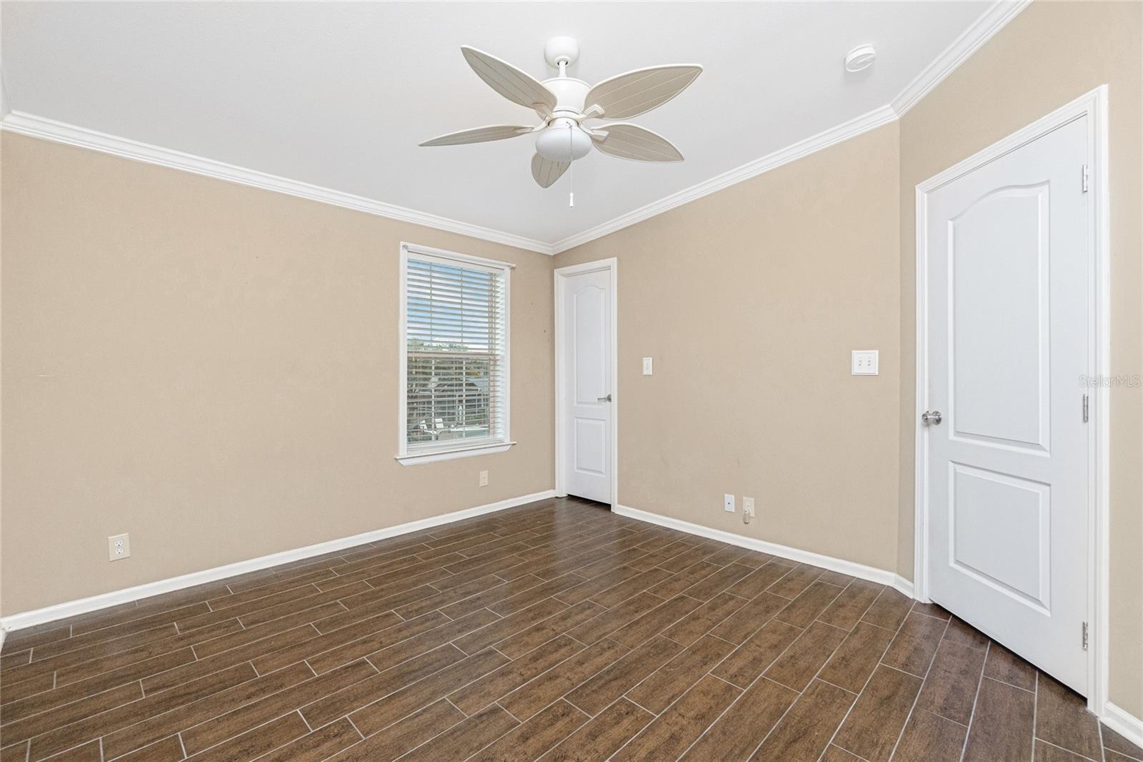 Single Family Residence at 9150 PINE COVE DR, ENGLEWOOD, photo 19 of 48