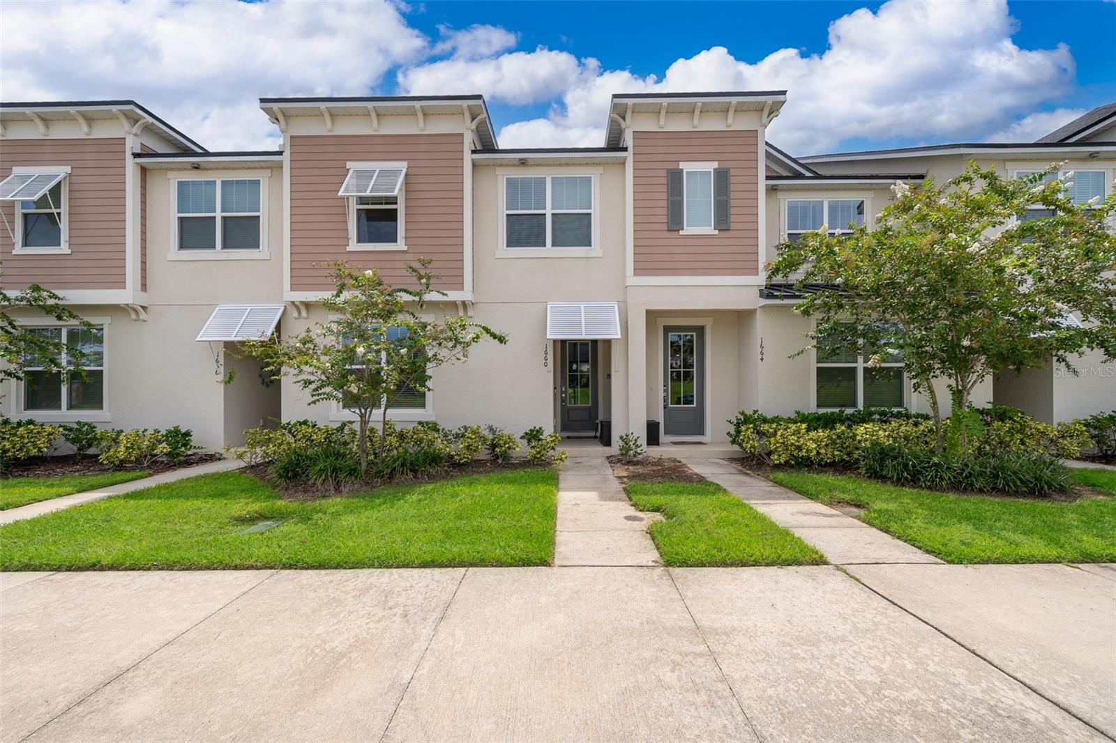 1660 TROPICAL PALMS CIR