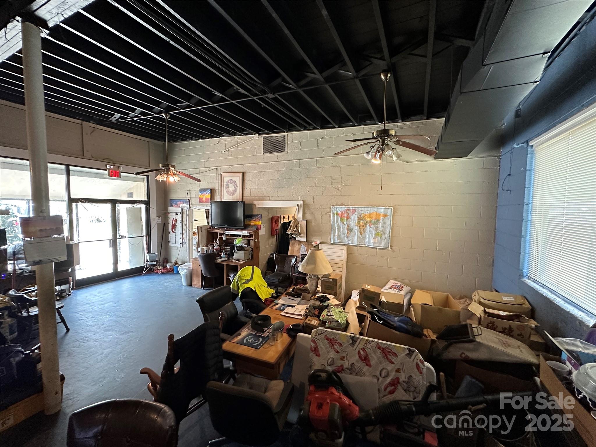 Building - 410 E Fleming Drive, Morganton