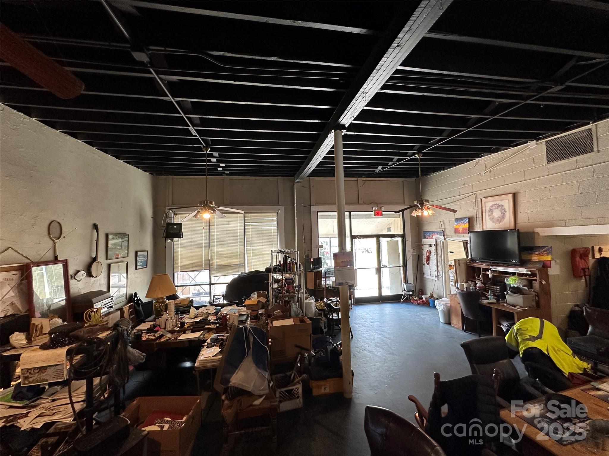 Building - 410 E Fleming Drive, Morganton