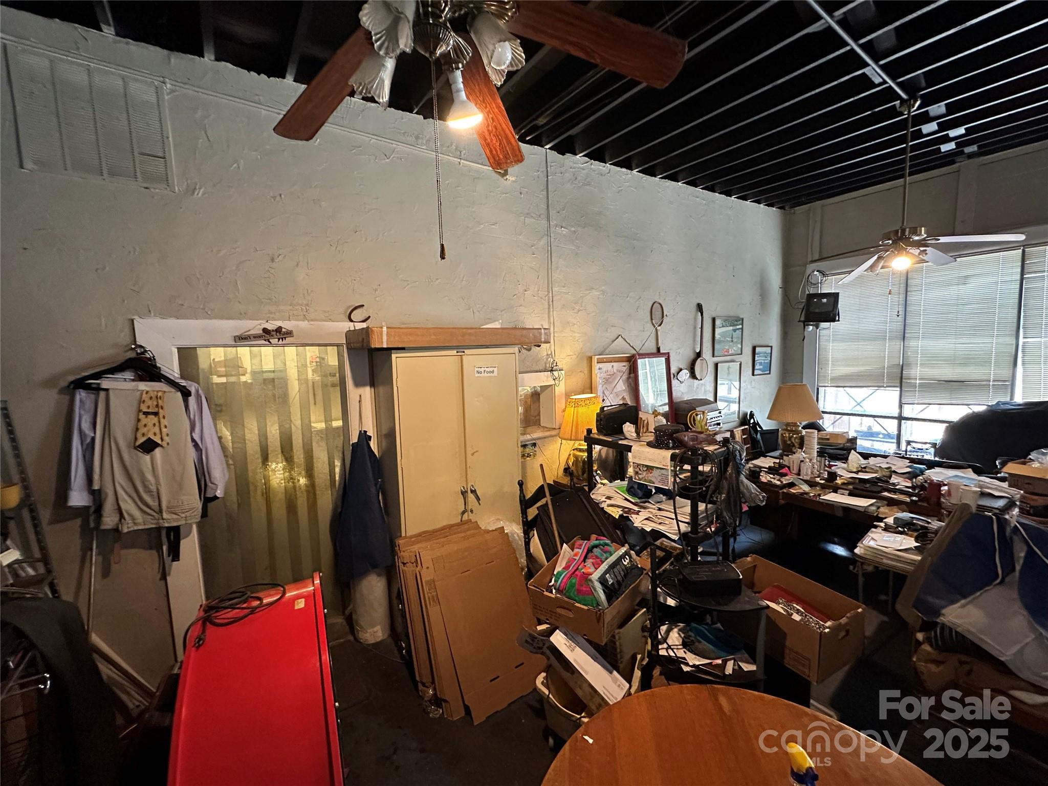 Building - 410 E Fleming Drive, Morganton