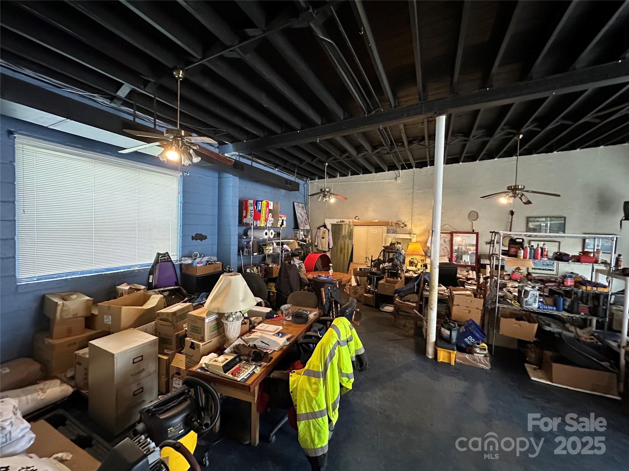 Building - 410 E Fleming Drive, Morganton