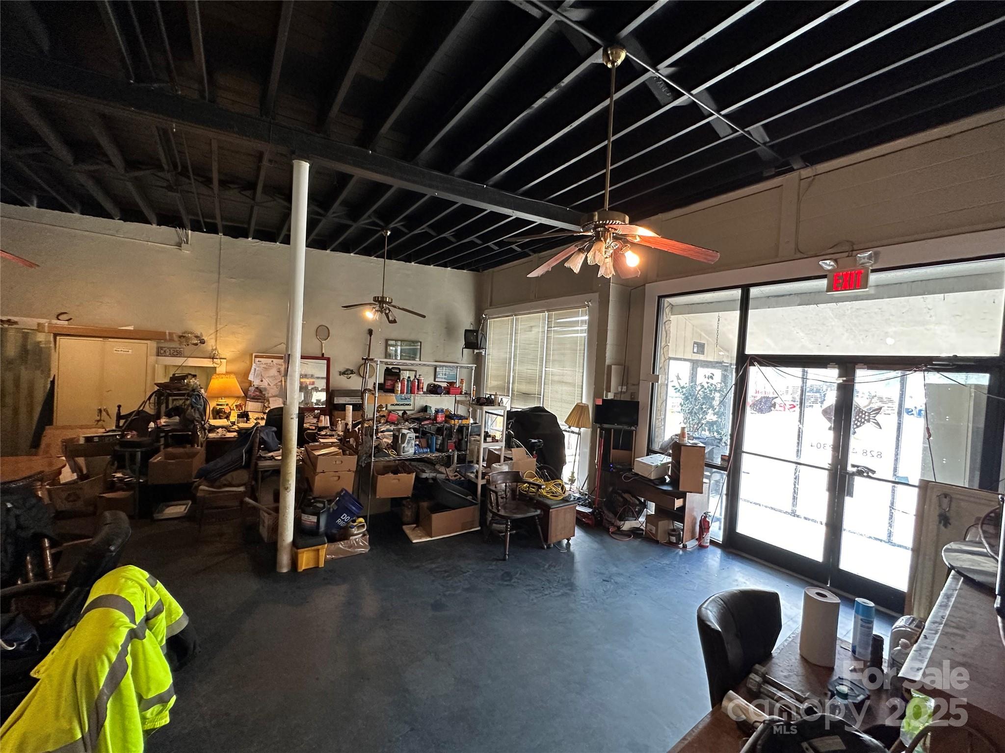 Building - 410 E Fleming Drive, Morganton