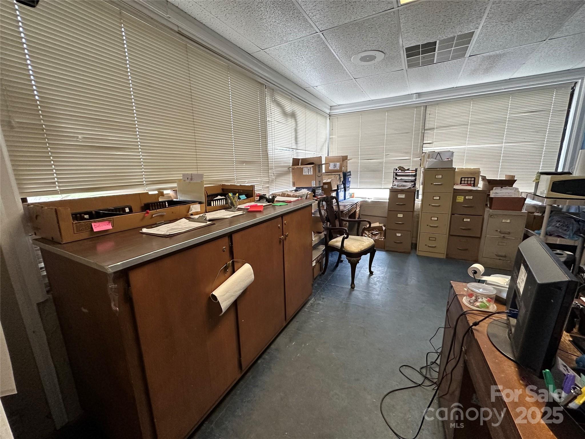 Building Office - 410 E Fleming Drive, Morganton