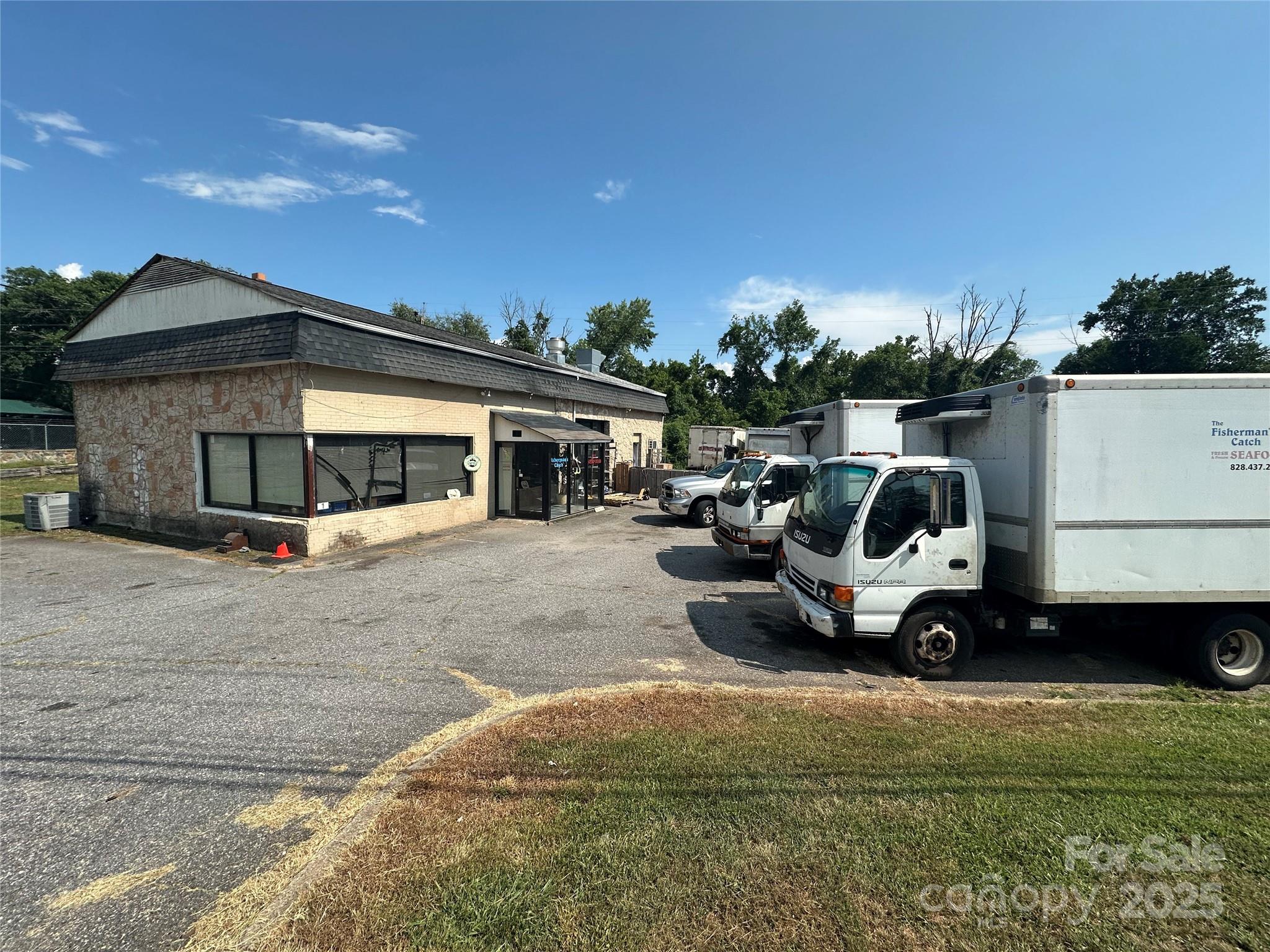 Trucks - 410 E Fleming Drive, Morganton