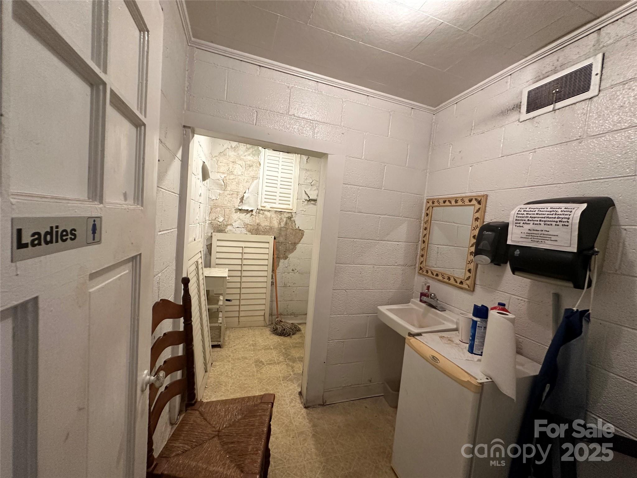 Women's Bathroom - 410 E Fleming Drive, Morganton
