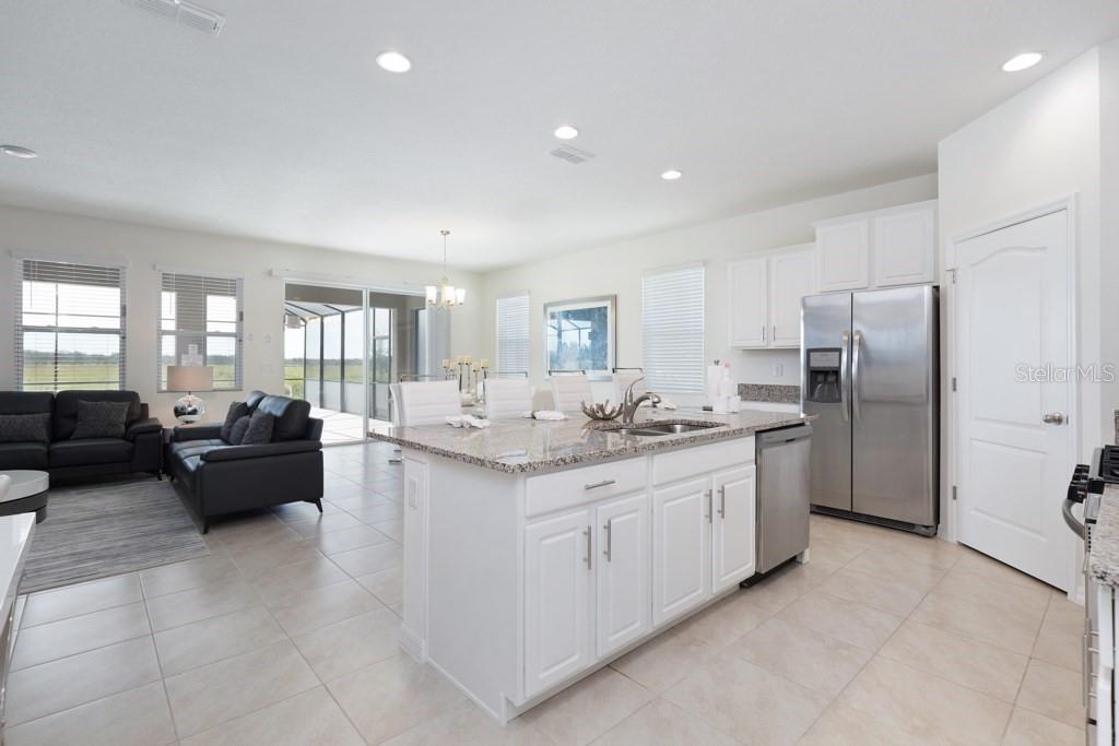 Single Family Residence at 8012 OAK SHADOW CT, DAVENPORT, photo 3 of 34