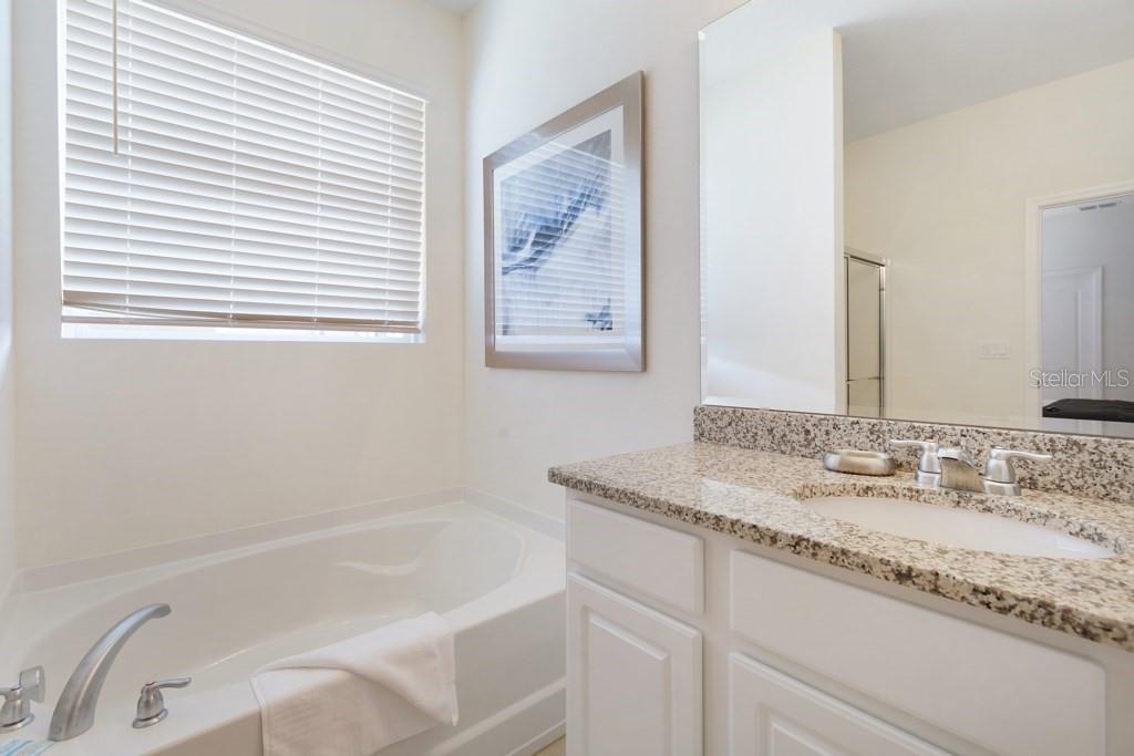 Single Family Residence at 8012 OAK SHADOW CT, DAVENPORT, photo 16 of 34