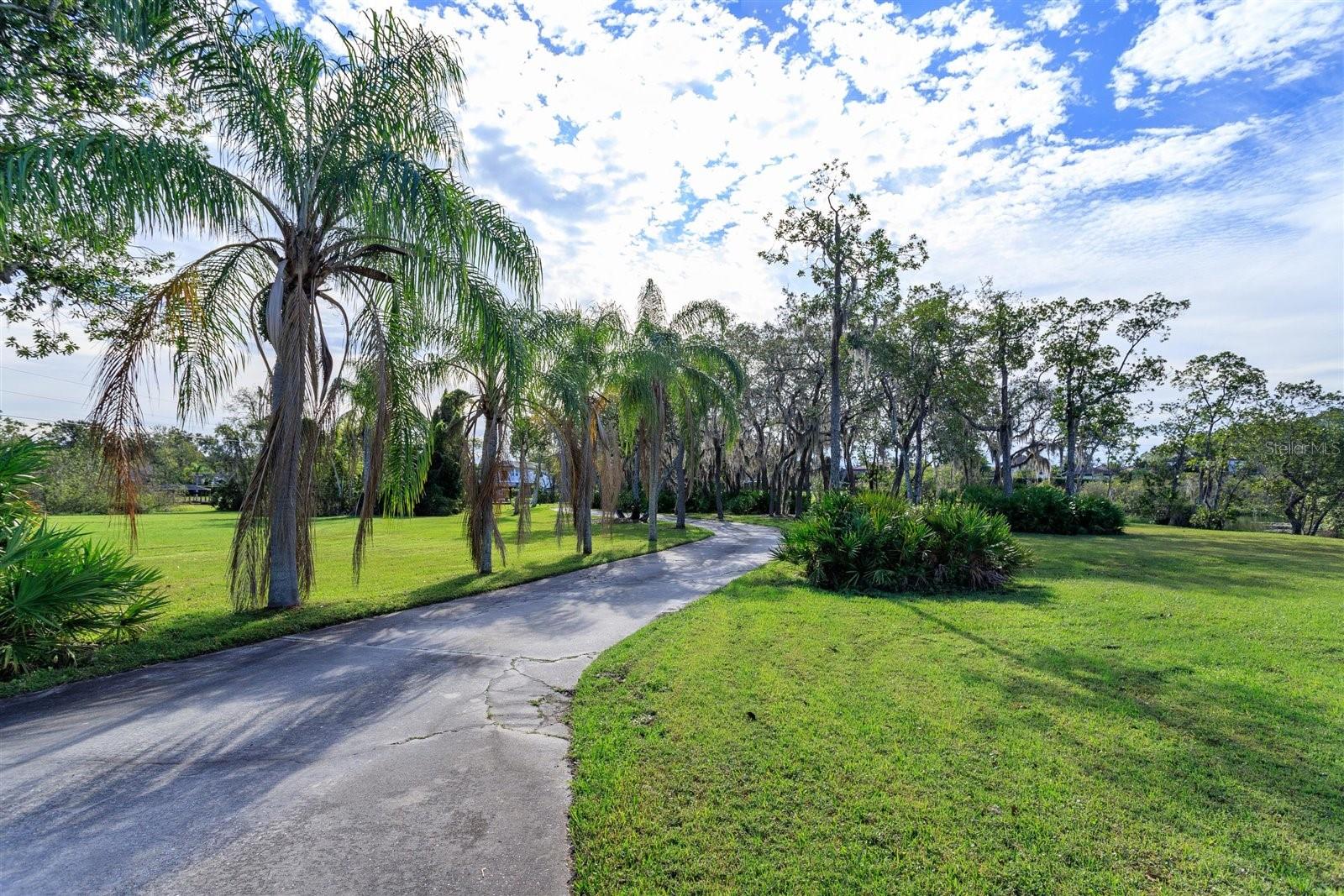 drive up to property - 13377 LAKE BUTLER BLVD, WINTER GARDEN