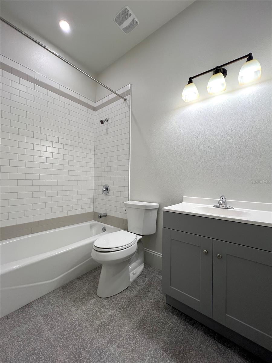 Unit 201 bathroom 1 - 244 E PARK AVE, LAKE WALES