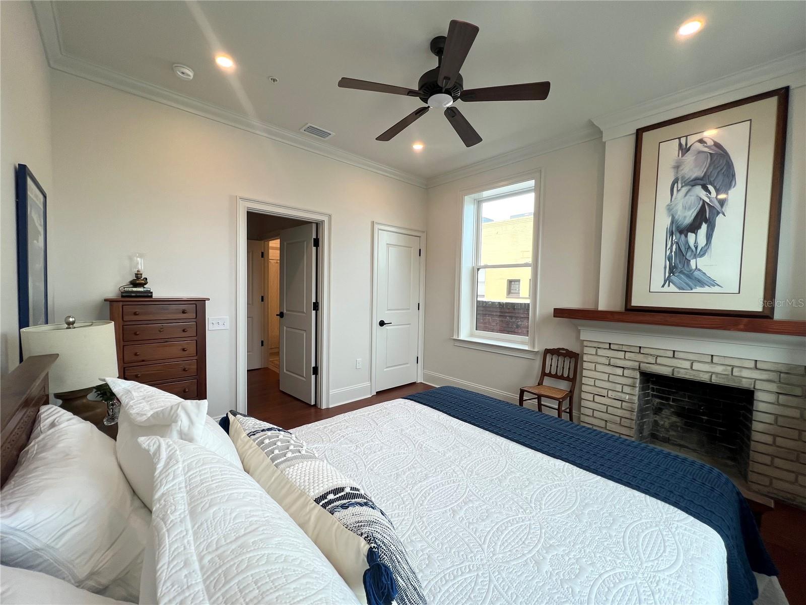 Unit 202 - 244 E PARK AVE, LAKE WALES