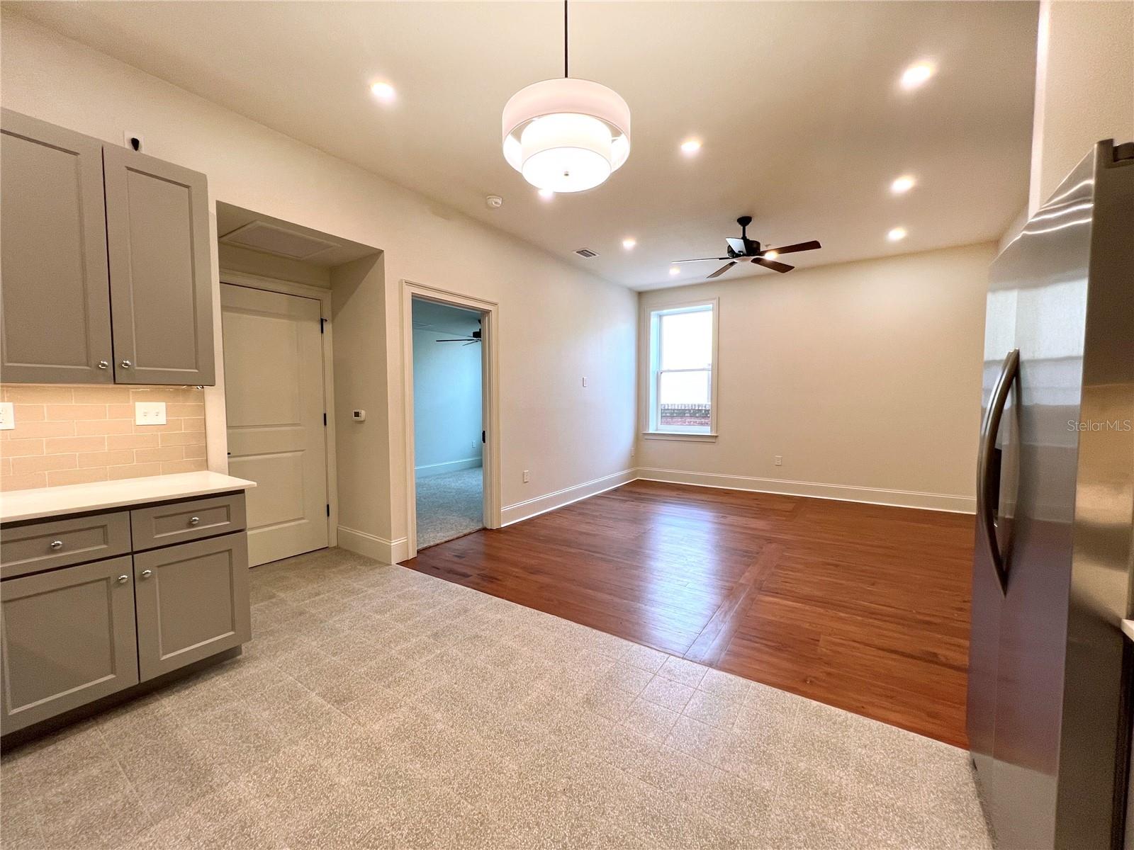 Unit 203 - 244 E PARK AVE, LAKE WALES