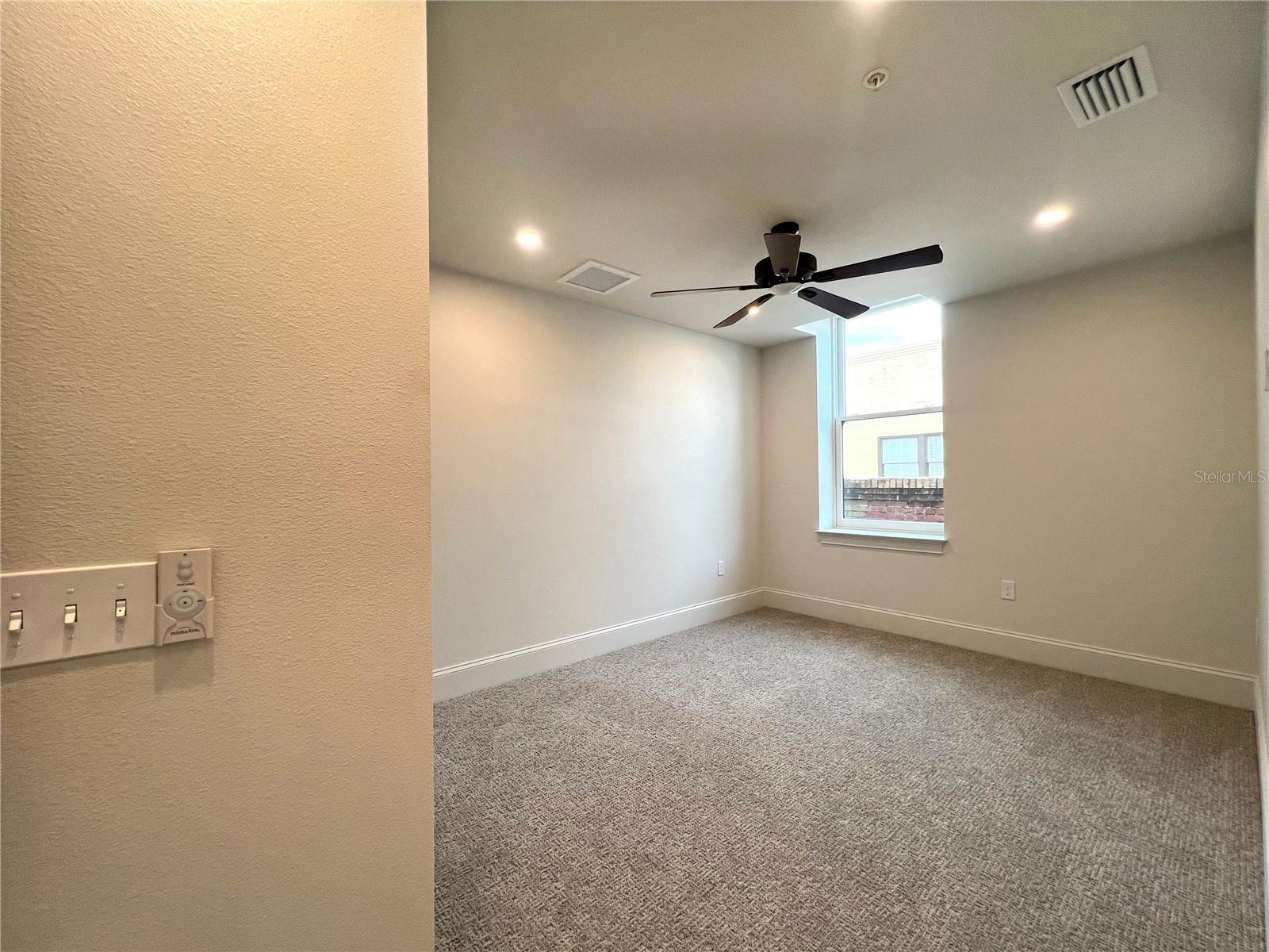 Unit 203 - 244 E PARK AVE, LAKE WALES