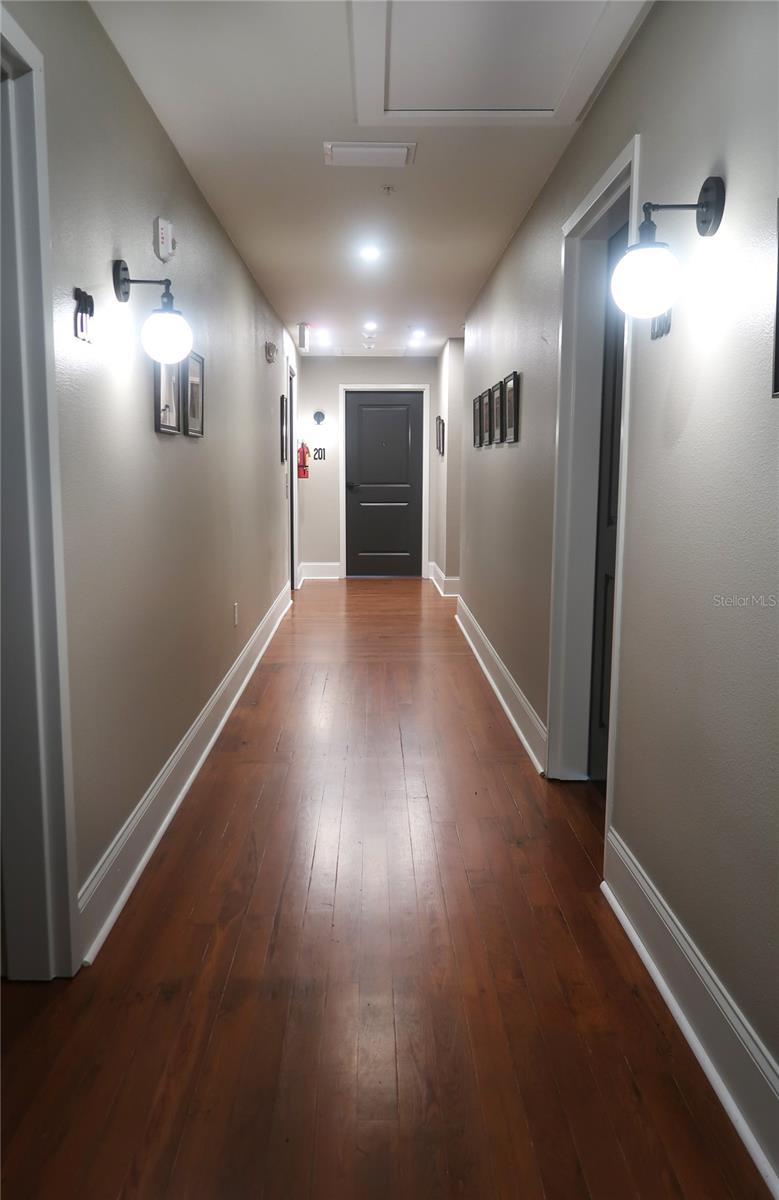 Upstairs common hall to Apartments - 244 E PARK AVE, LAKE WALES