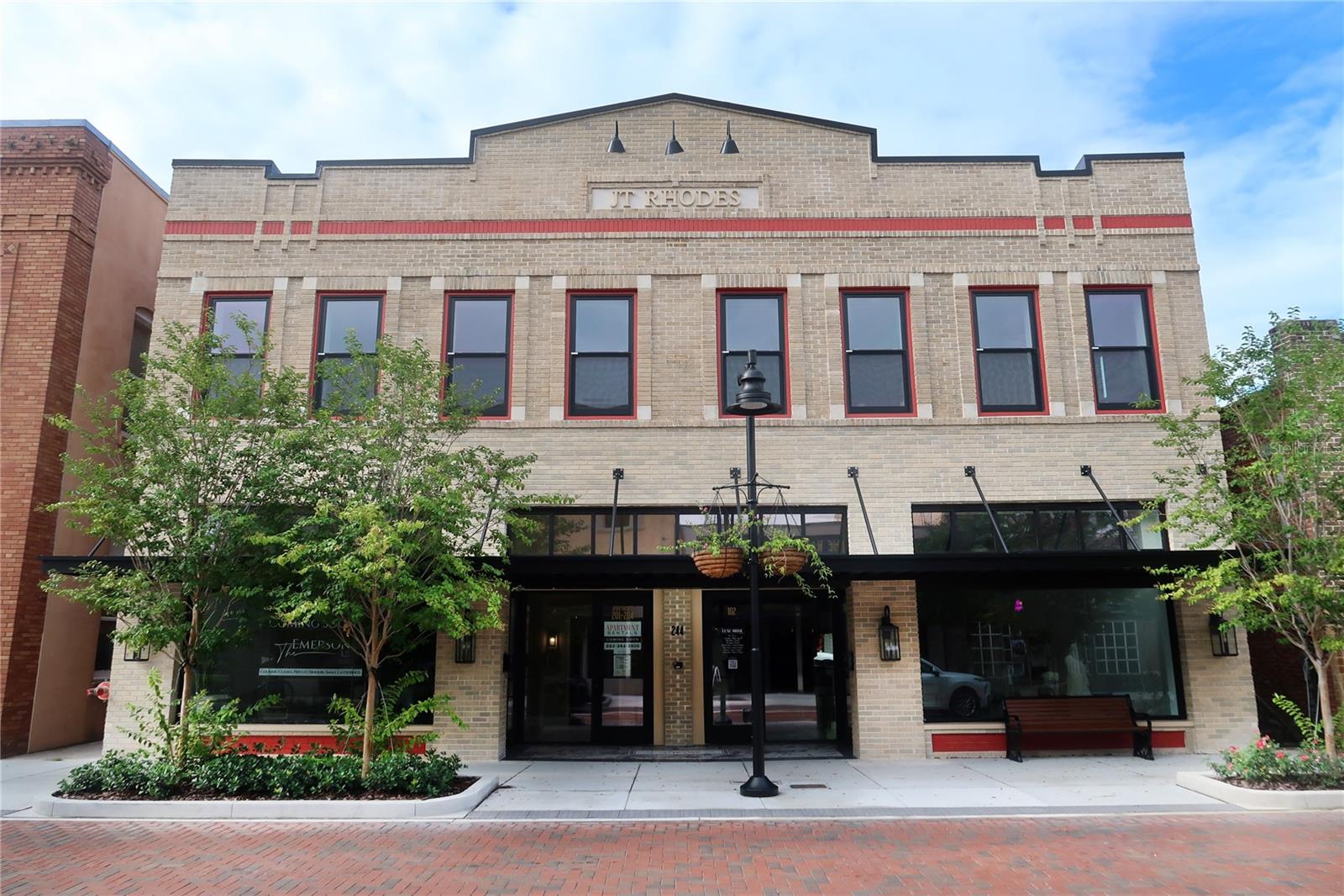 244 E PARK AVE