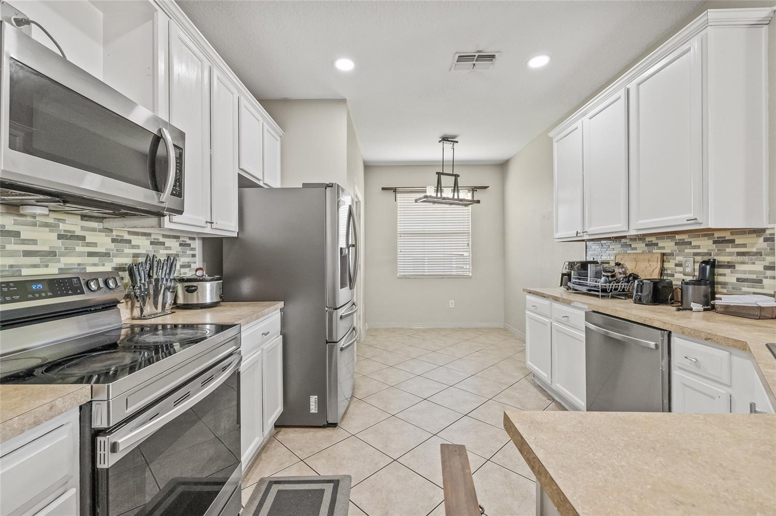 Single Family Residence at 8521 SOUTHERN CHARM CIR, BROOKSVILLE, photo 4 of 44