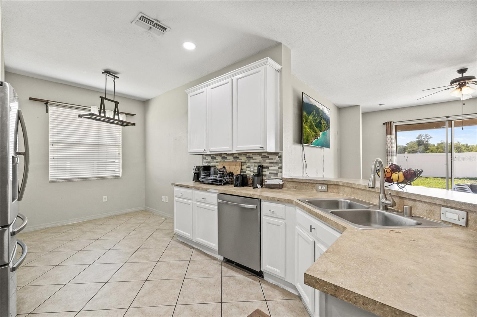 Single Family Residence at 8521 SOUTHERN CHARM CIR, BROOKSVILLE, photo 13 of 44