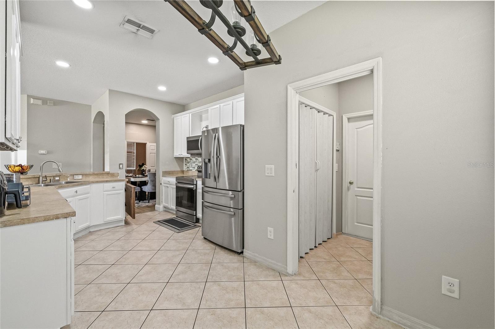 Single Family Residence at 8521 SOUTHERN CHARM CIR, BROOKSVILLE, photo 15 of 44