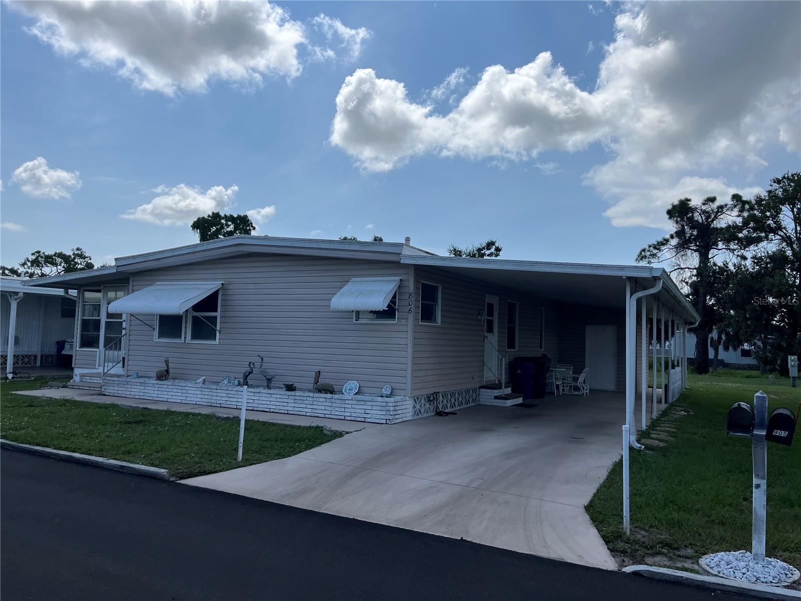 Manufactured Home at 806 JOLANDA CIR, VENICE