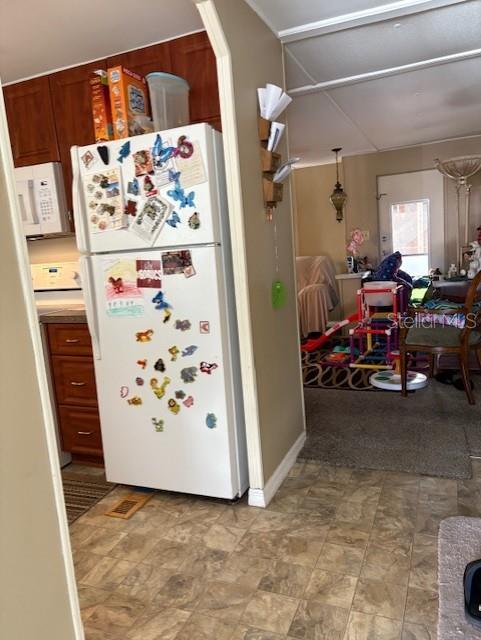 Mobile Home at 29218 HECKLEMAN ST, BROOKSVILLE, photo 9 of 32