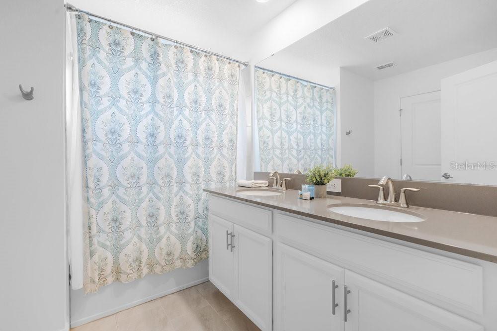 Owner's Bathroom - 1148 KINGSBARN ST, DAVENPORT