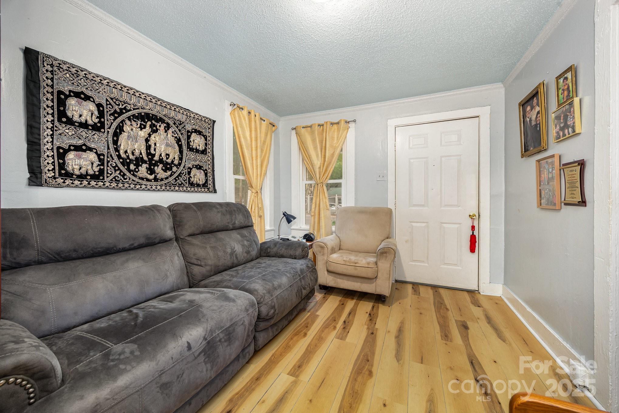 Single Family Residence at 1110 Wall Street, Statesville, photo 8 of 22
