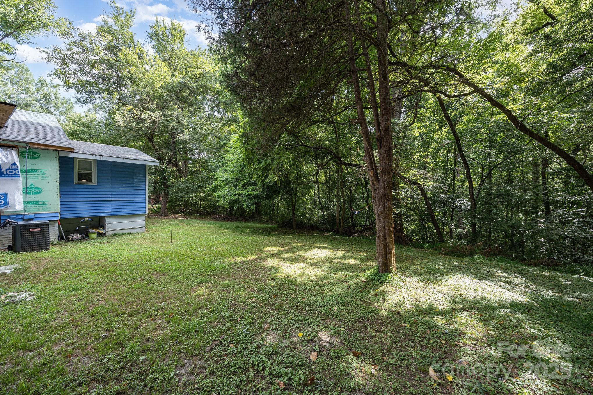 Single Family Residence at 1110 Wall Street, Statesville, photo 20 of 22