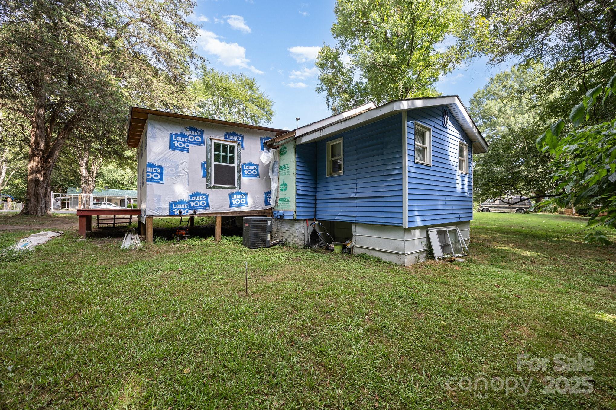 Single Family Residence at 1110 Wall Street, Statesville, photo 21 of 22