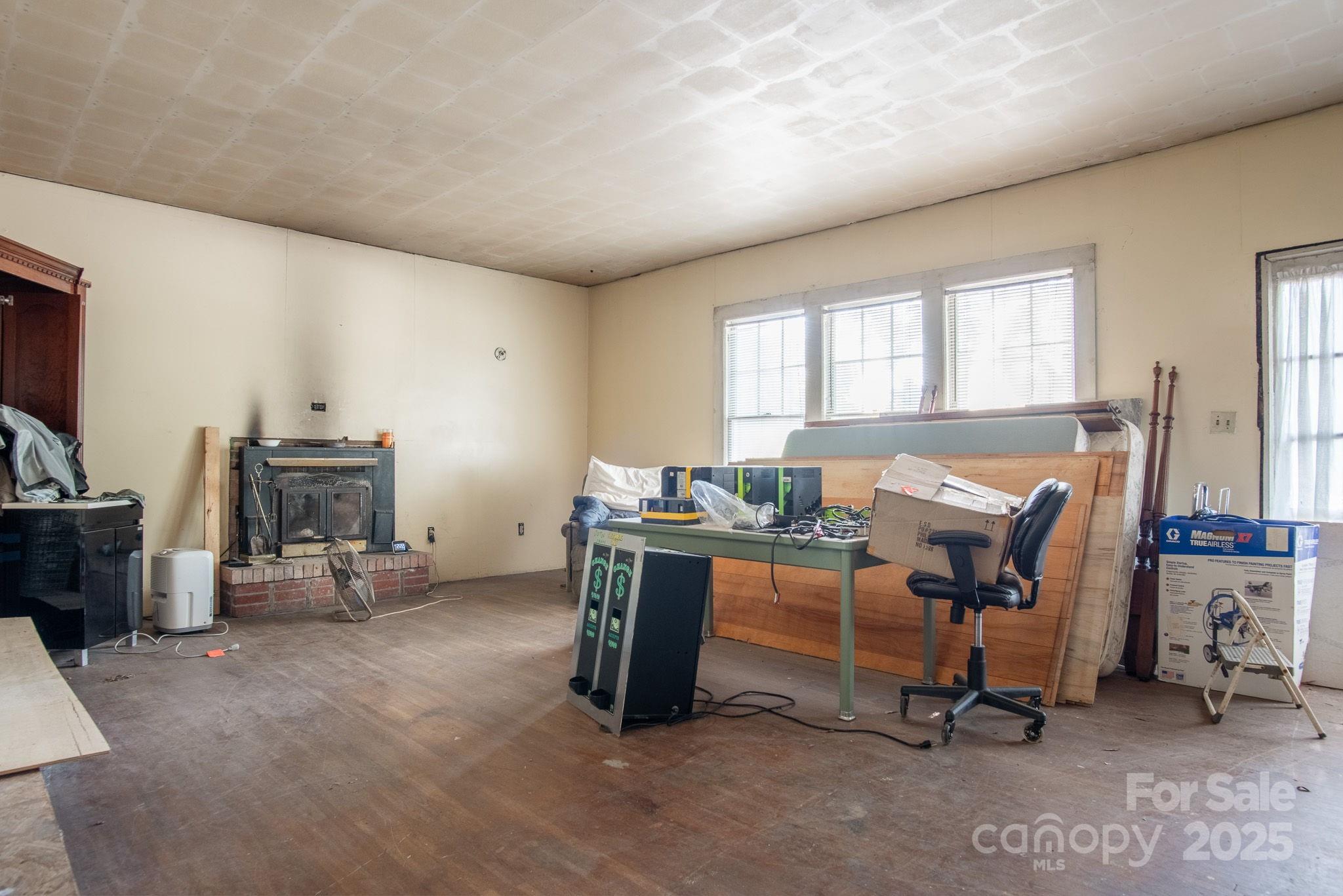 Business at 605 N Piedmont Avenue, Kings Mountain, photo 11 of 46