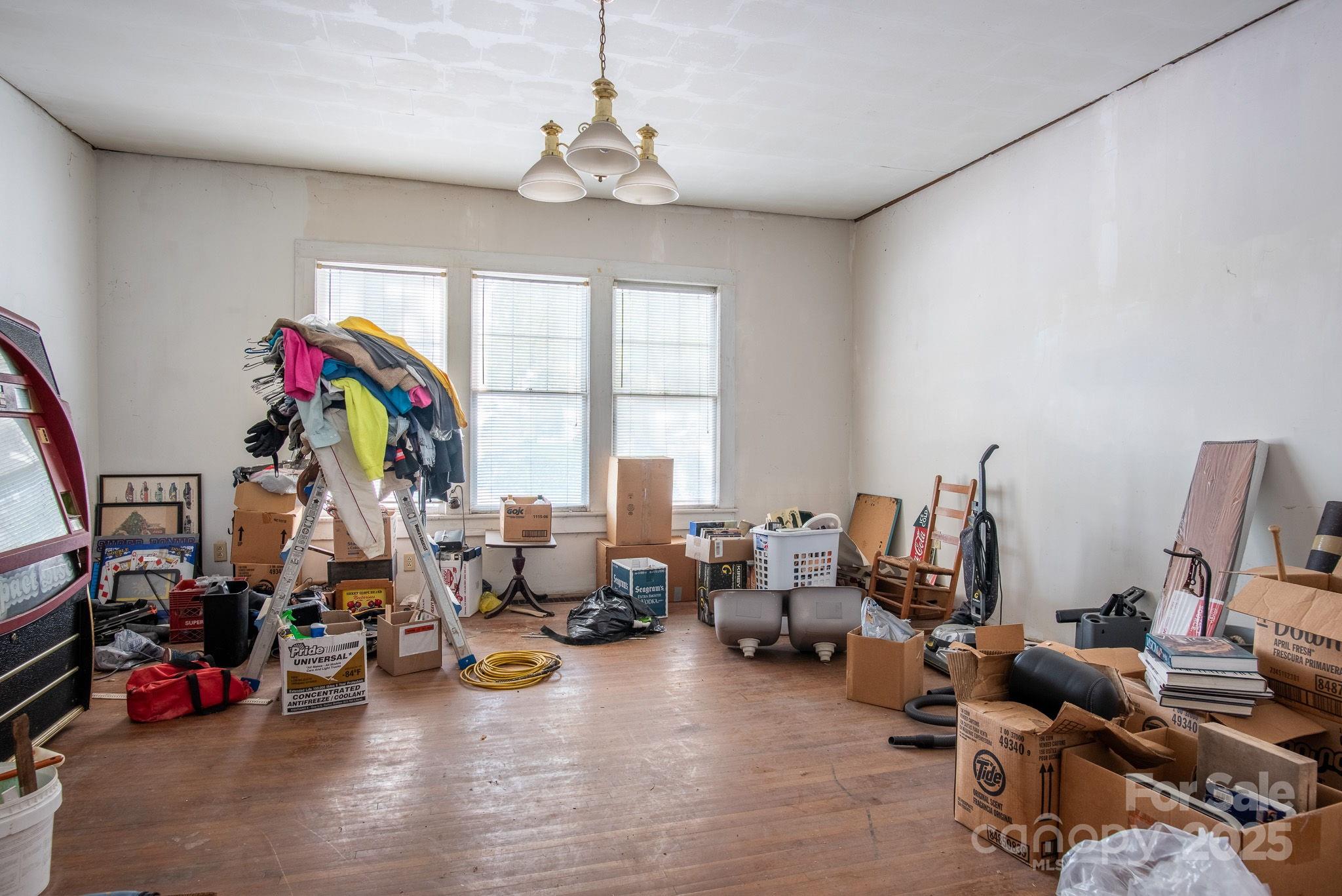 Business at 605 N Piedmont Avenue, Kings Mountain, photo 12 of 46