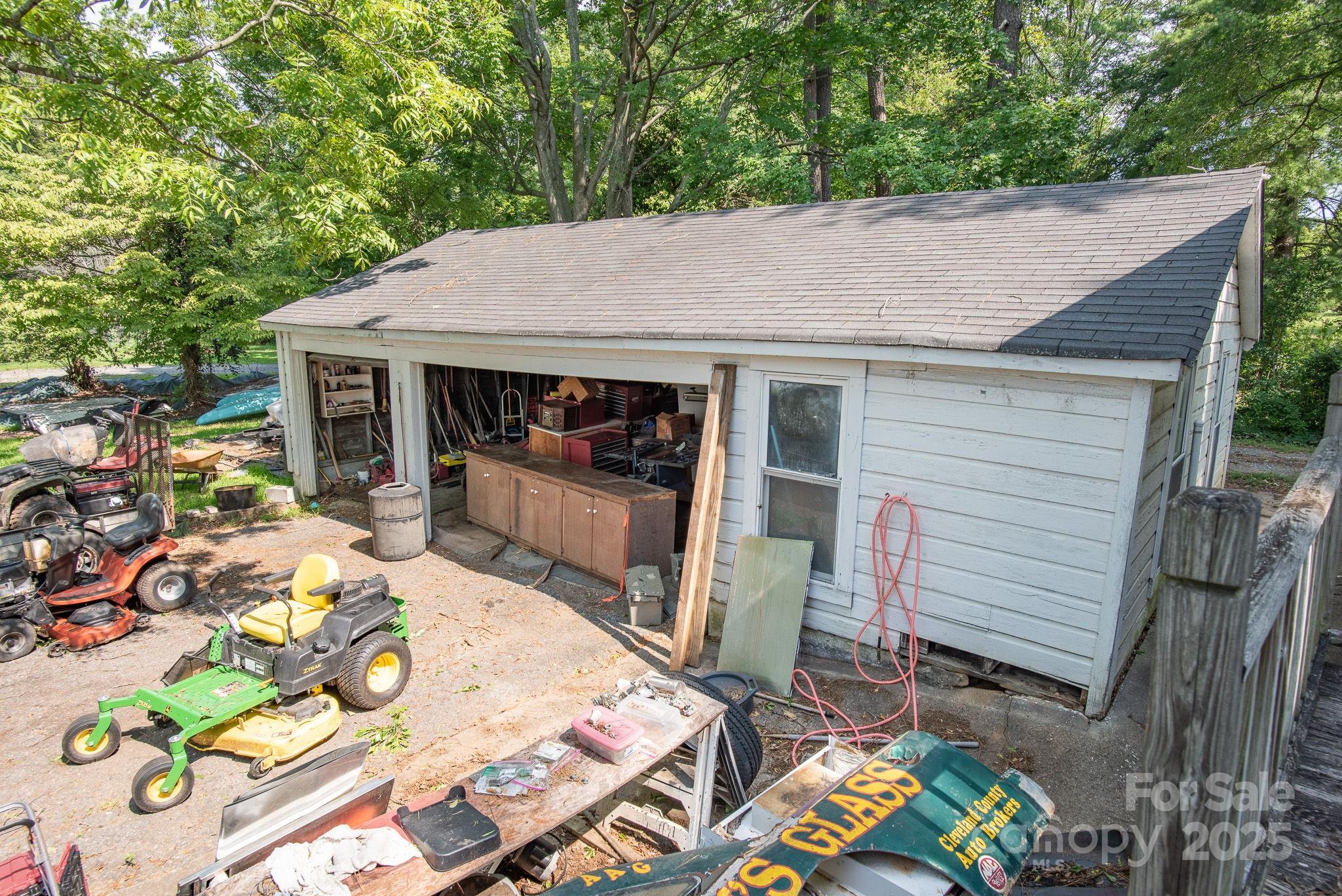 Business at 605 N Piedmont Avenue, Kings Mountain, photo 18 of 46