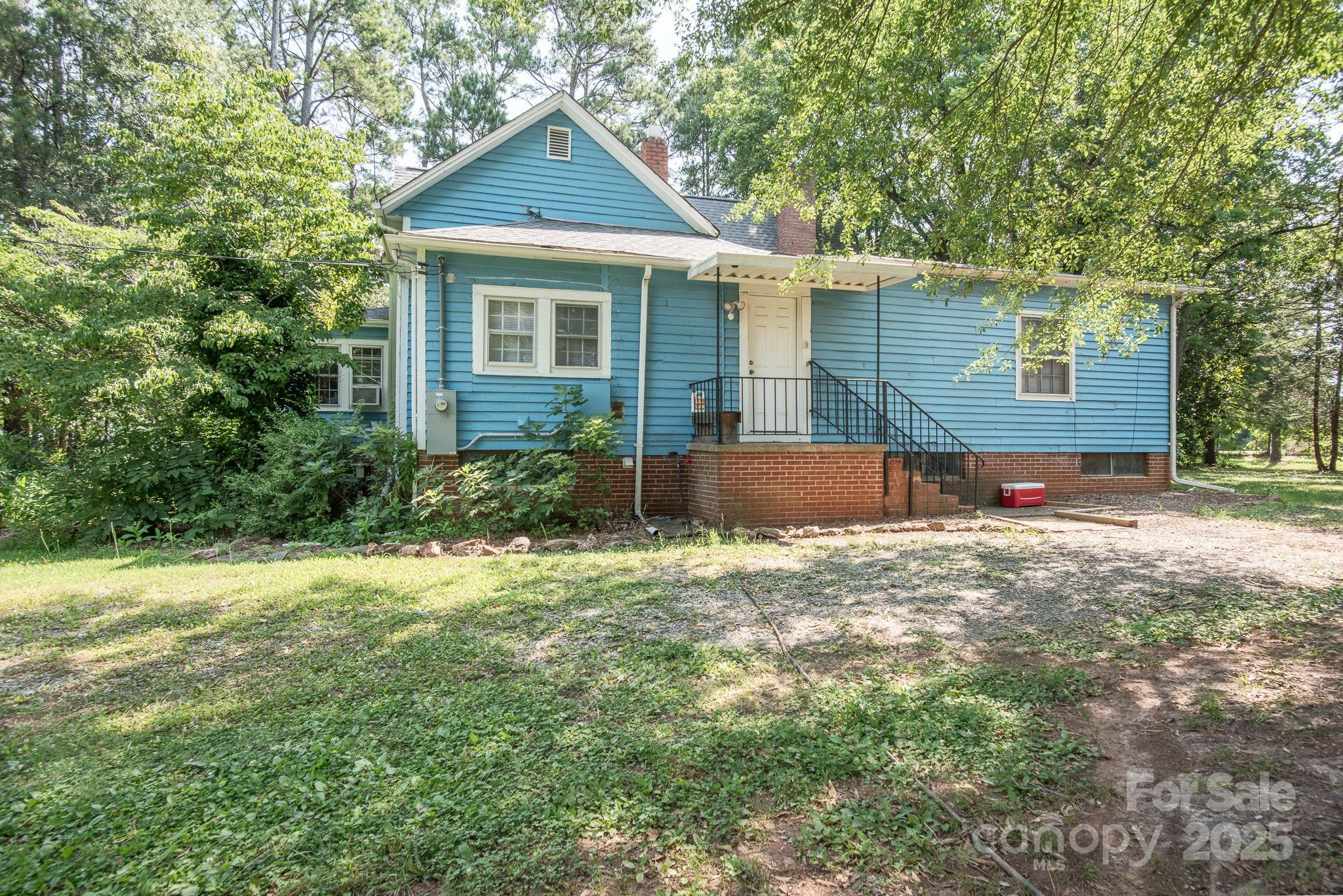 Business at 605 N Piedmont Avenue, Kings Mountain, photo 20 of 46