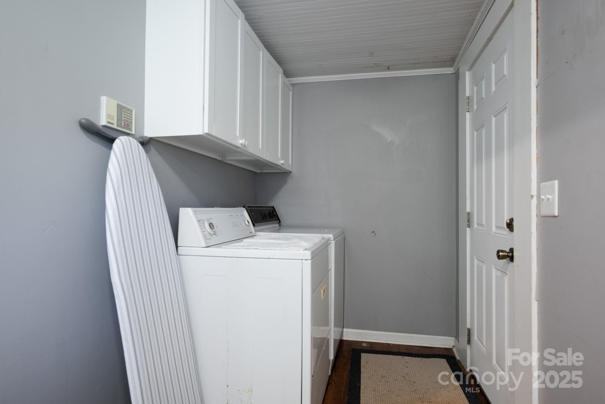 Laundry - Fulton - 605 N Piedmont Avenue, Kings Mountain