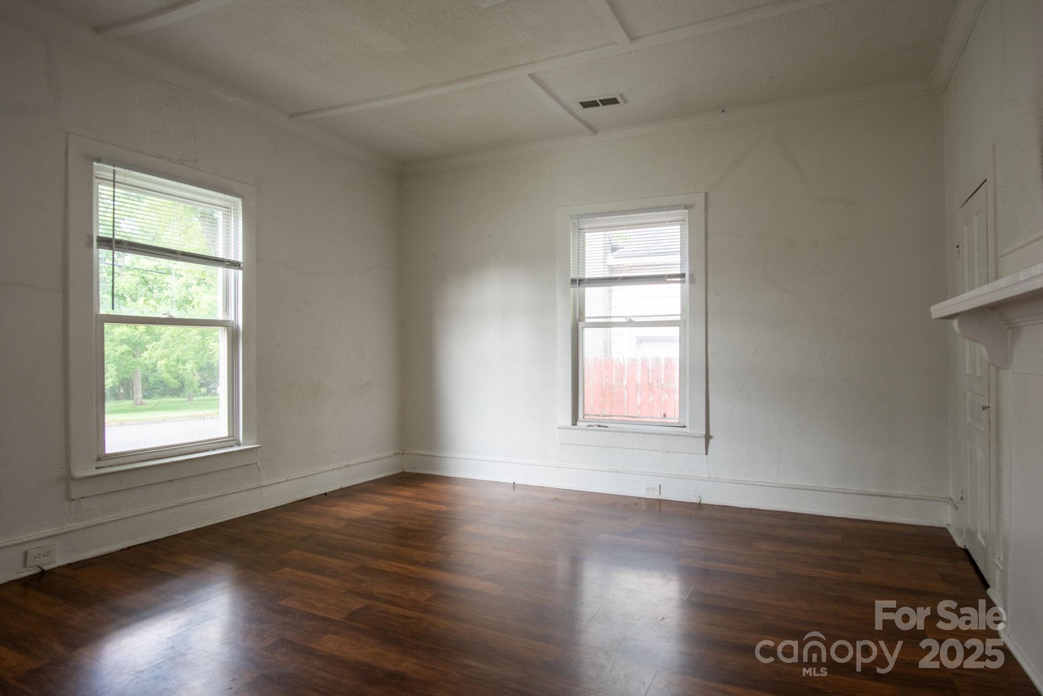 Front Bedroom - Walker St Homes - 605 N Piedmont Avenue, Kings Mountain
